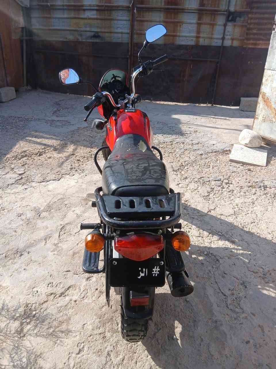 السلام عليكم عندي دراجه بوكسر للبيع موديل 2022 شهر 12 يوم 18 دراجه علا وضع الشركه كله بلادي مكاني بغداد الزعفرانيه شراي يتصل ***********
