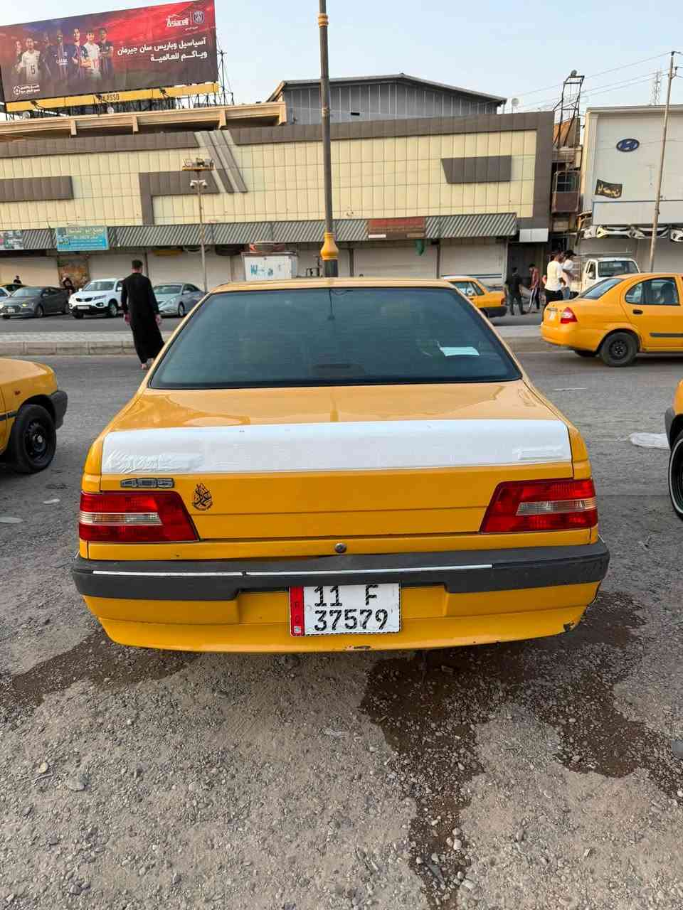 سلام عليكم بيجو 405 مديل 2015سياره جاهزه اي نقص ما بيها مكينه لا تنقيص ولا تبخير سنويه لل27راعيها بغداد جديده***********
