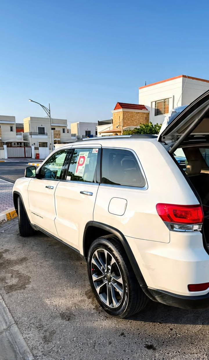 السلام عليكم الـ 14 النوادر للبيع  1/1
⚜️Jeep Grand cherokee Limited ⚜️ 
⚜️من اجدد وانظف القطع بالعراق ⚜️

جيب 2014 خليجي وكالة هارلم ، عداد المسافة 99 الف حقيقي شرط الفحص السياره مكفولة گير ومكينة ومكفولة من الصبغ والتبديل حتى دعامياتها بلادية ، فقط بارد .

السيارة قفلة المواصفات🇺🇸
فتحة سقف بانورامية ، حساسات خلفية ، رادار امامي ، تحديد مسار ، مثبت سرعة كروز كونترول ،بصمة تشغيل ، بصمة ابواب ، ترحيب عند الاقتراب ، تشغيل عن بعد ،كشنات امامية كهرباء + تدفئة / تبريد ، كشنات خلفية تدفئة ، ذاكرة خزن ميموري سيت مع الستيرن ، ستيرن بحركة كهربائيةتلسكوبية ، تدفئة بالستيرن ، تحكم ستيرن جهتين ، دبل گزوز خلفي ، تدفئة بالمريات الجانبية  السيارة خير من الله مواصفاتها بيها تراي يخبل تسوقها وتحكم ✅

رقمها اربيل بأسمي شخصياً 
للاستفسار اكثر
 ***********
***********

للأمانة السيارة جديدة والف عافية على الي تكون من نصيبة
سعر السياره جداً مناسب وبلاش 205 وبيها مجال 
وعلى راسي الجميع ♥️
