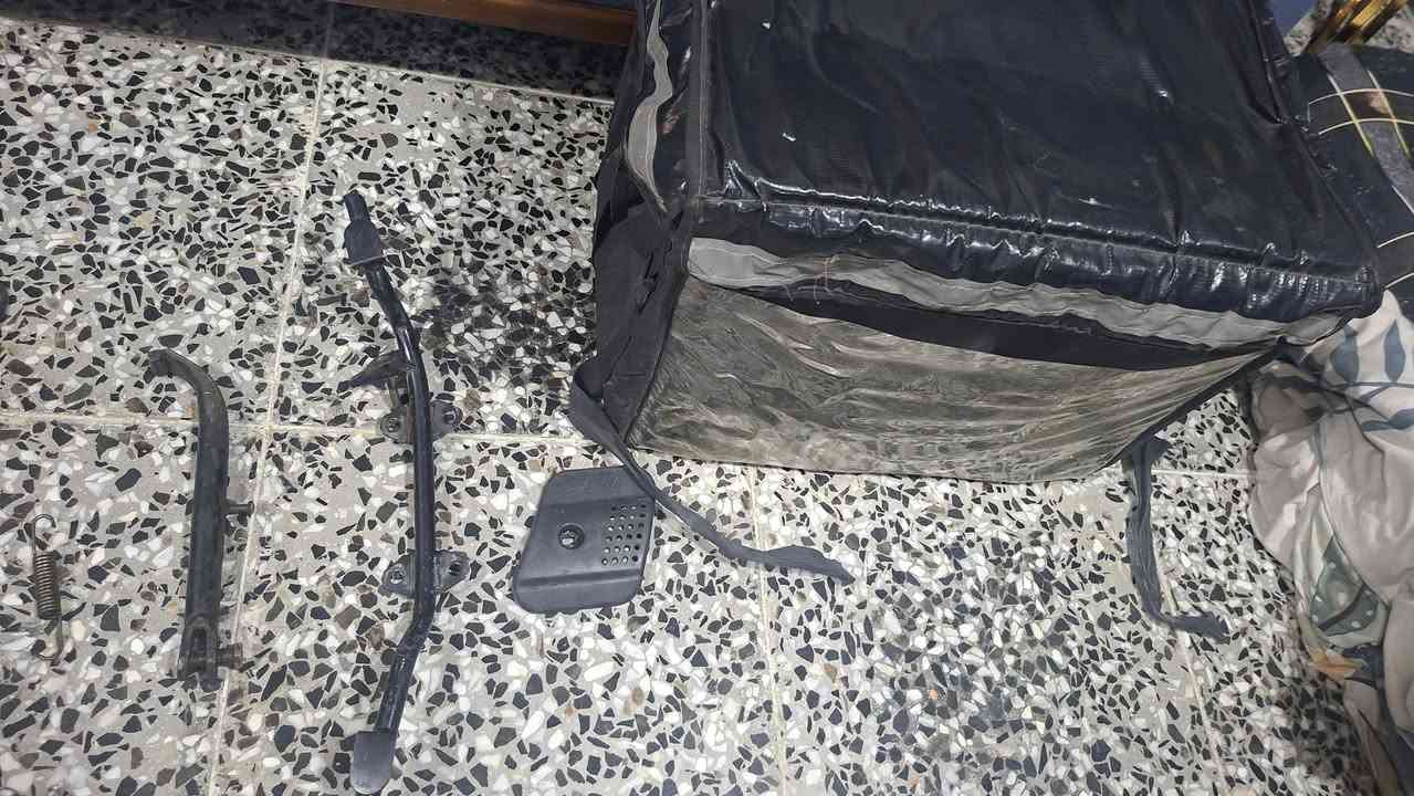 ***********كلهن 35 
الايت امامي زنزن
ستان صفح الصلي 
جنطه نضافه 60بل ميه
ستان جهاز مو العادي 
دواسه اصليه 
وصفاحيات مال ايد جدد مشديتهن
