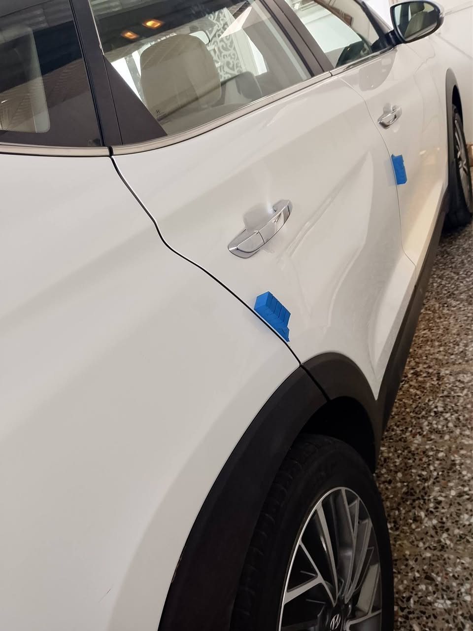 توسان 2019
رقم بغداد الدولي بأسمي 

خليجي 

محرك 2000 دوش 

بصمة 

كراسي كهرباء 2 

قطعتين تبريد 

داخل صاج

كشنات جلد 

هندبريك رجل 

لايت خمس عدسات 

شاشه كبيرة 

كامرة خلفية 

حساسات خلفيه 

صبغ بنيد وقبق جنطة فقط بدون دواخل رش خارجي 

السعر 165 وبيه مجال 
***********
