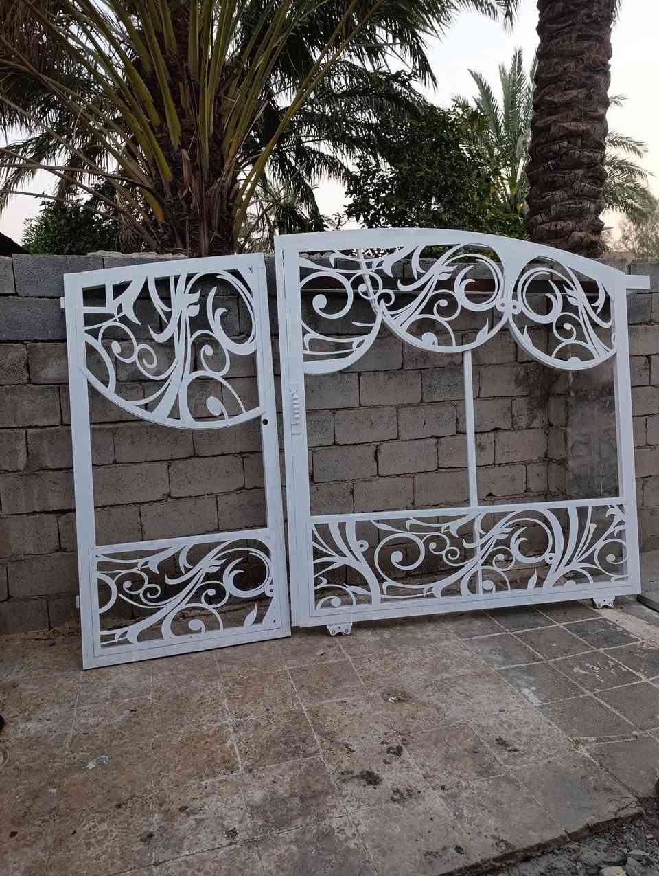 باب للبيع نضيفه  مصبوغه جديد
3متر 
السعر 250
‏‪***********‬‏
مكان ديالى
