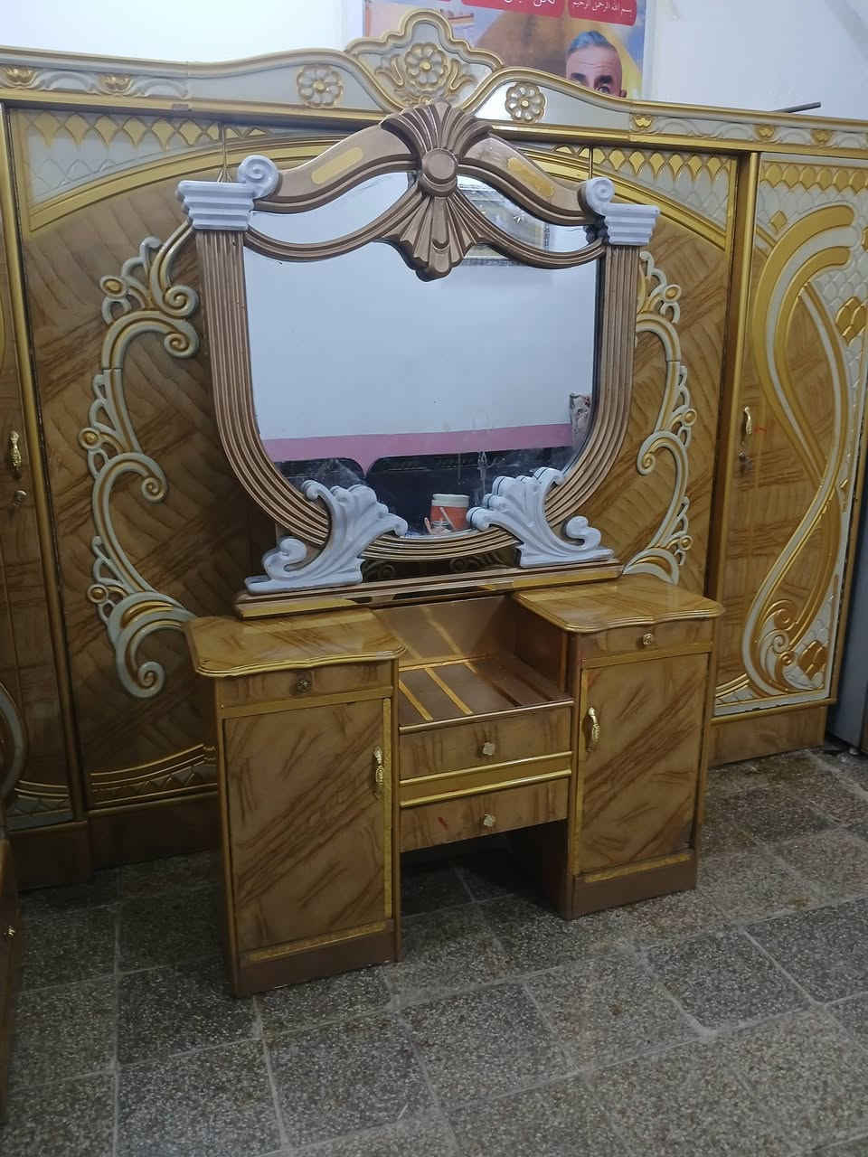 غرفه ام ٦ صاج عراقي بس تصميم تركي نظيفه متواجد علخاص اكو توصيل بفلوس رقمي ***********سعره ٤٠٠ لف
