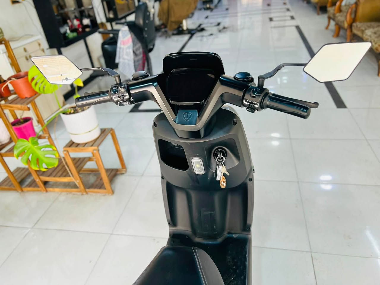 السلام عليكم دراجه نوع ريان كهربائيه بحاله ممتازه ماشيه 3 الاف فقط السعر 800 وبيها مجال قليل للاستفسار الاتصال فقط ***********
