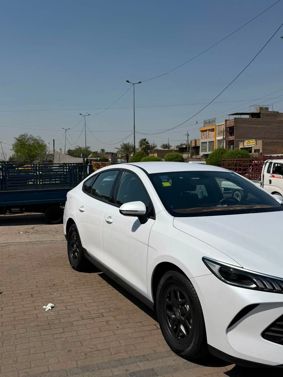 السلام عليكم
Byd كن بلاص داخل زيتوني 
الموصفات العادية 
ماشية 9 الاف. وقابل للزيادة 
مرقمه بغداد 
كاعيات 
شاحنه اساور اصلية 16 امبير 10 متر بيها ضمان سنتين 
السيارة حالتها نضيفة جدا بيها زلغ نص اصبع موضح بصوره
مكفوله من كلشي 
سعر 19.600دينار 
بيها مجال بسيط جدا حك الجية 
رقم التليفون *********** 
تواجد السيارة بغداد
