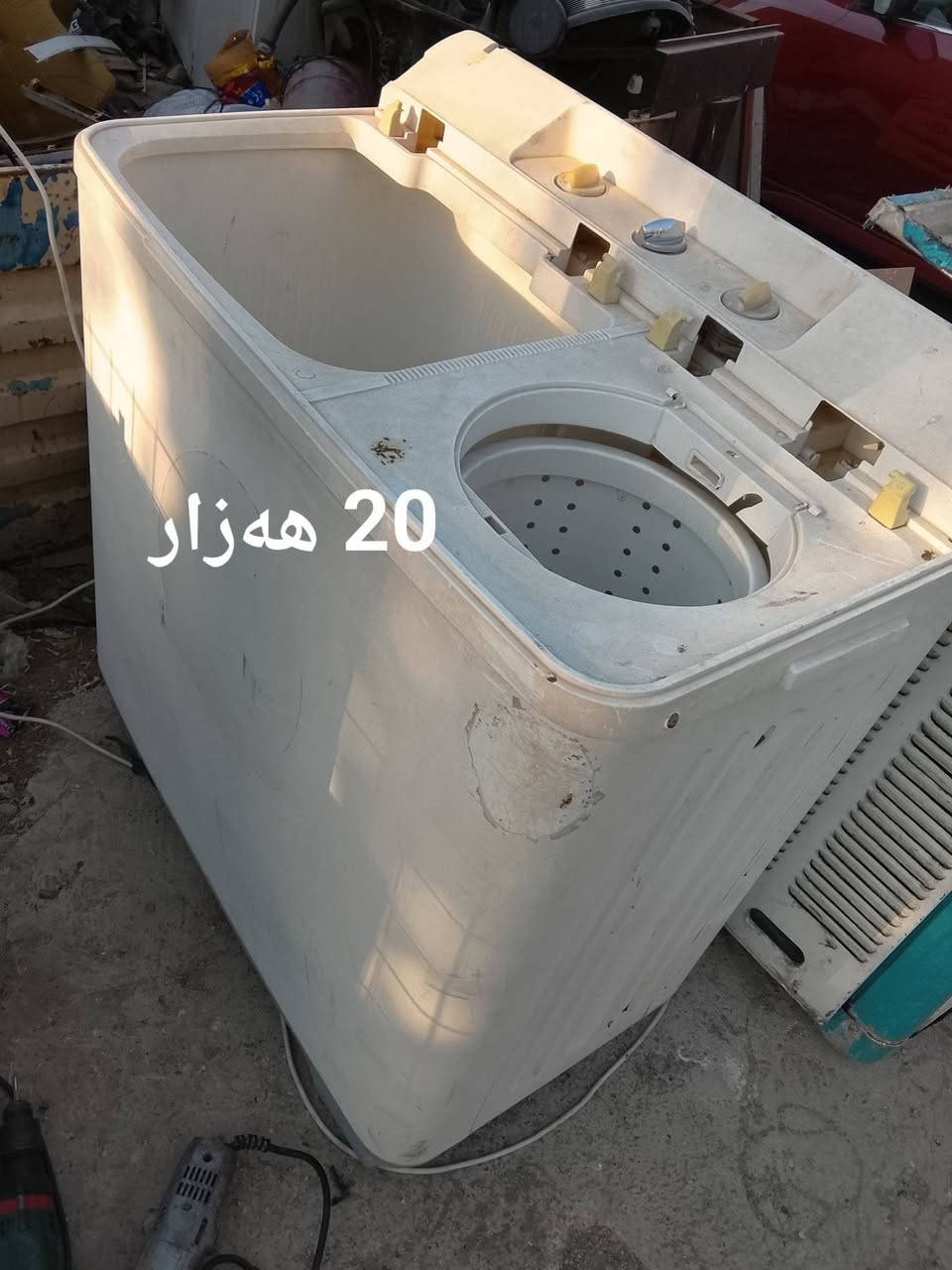 سلام علیکم
ئەوانە بۆ فرۆشتنن
نرخیان لەسەر نوسراوە
شوێن هەولێر بێرکۆتی نوێ
*********** واتساب
