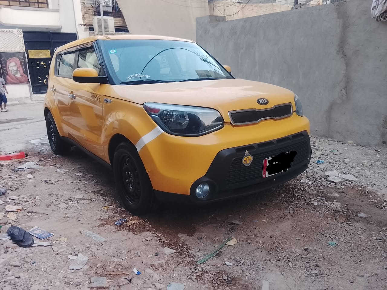 للبيع كيا صول 2015 حادثها باب السائق رقم بغداد بسمي كير عادي كير ومكينه وتبريد كله مكفول مكاني بغداد السعر 78 رقمي ***********
