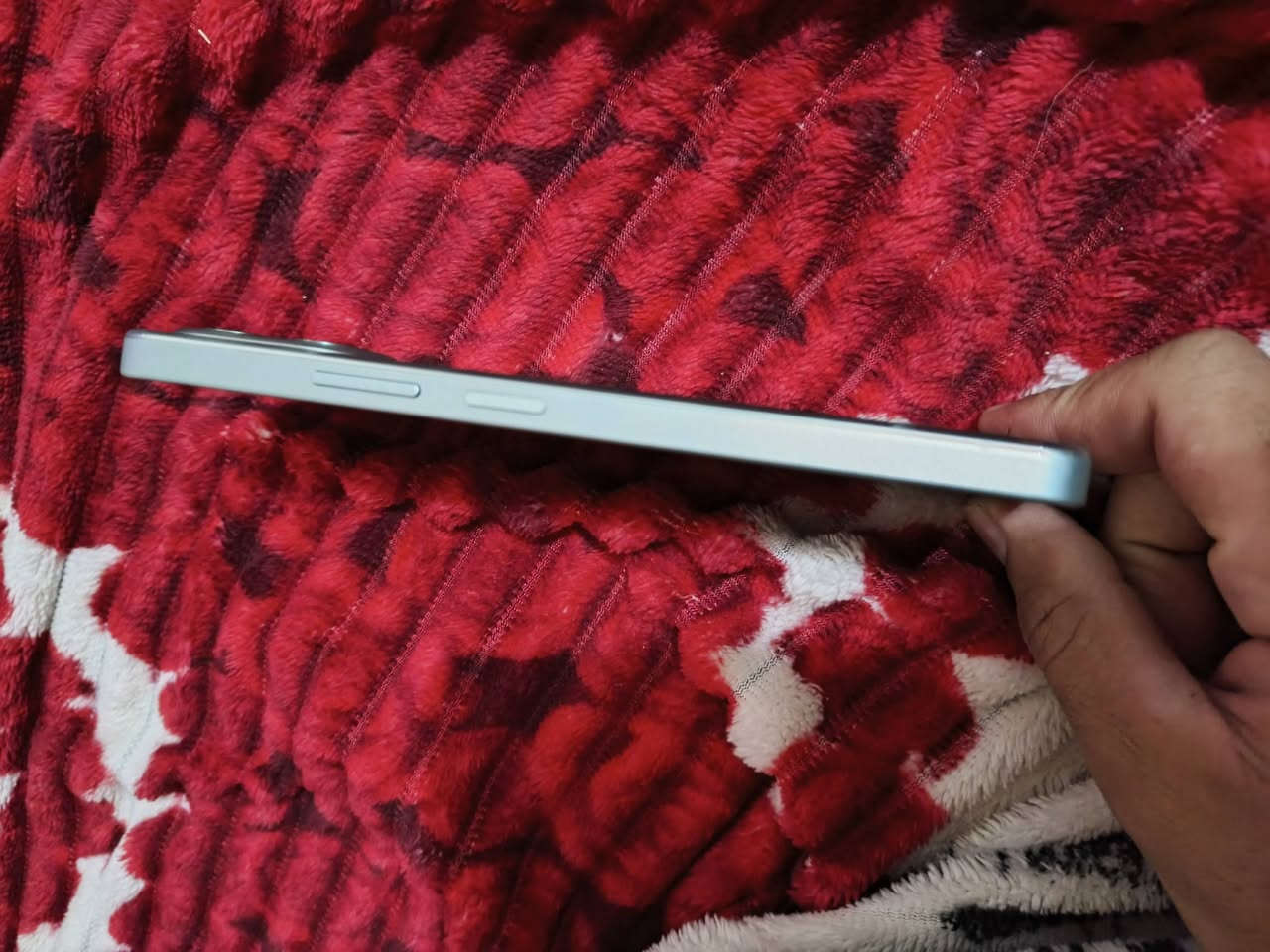 السلام عليكم 
جهاز تكنو بوفا 7 
جديد إليه شهرين من اخذته
السعر واتساب***********
