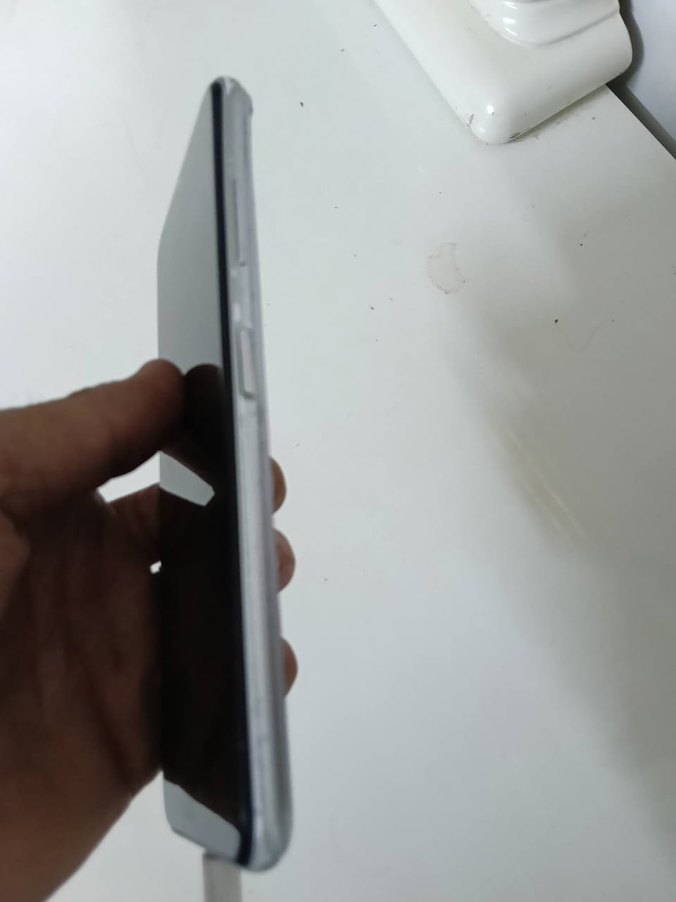 سلام عليكم عندي هاذه جهاز حلو بيص ذاكره 100و28 جهاز مبدل شاشه صليه بغداد مدينه صدر بل كفات ورا مدارس بغداد وهاذه رقمي *********** سعر جهاز 80بي مجال حك جيه او يرهم مراوس
