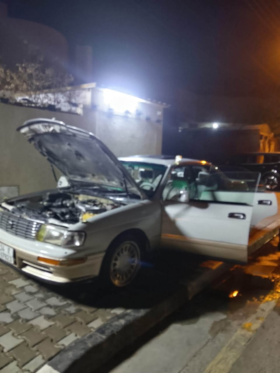 سلام عليكم سياره كراون بطه مديل 1993  سياره منفصل رقم بصره انكليزي  سياره بسمي.  البيع. مكينه وكير  2500 كير  ومكينه نضيفات    تخم تاير جديد. حداديه.  نضافه  %50 تبريد  شغال سياره خير من الله    ًسعرها 48  
مكان كربلاء حي الميلاد   *********** 
***********
