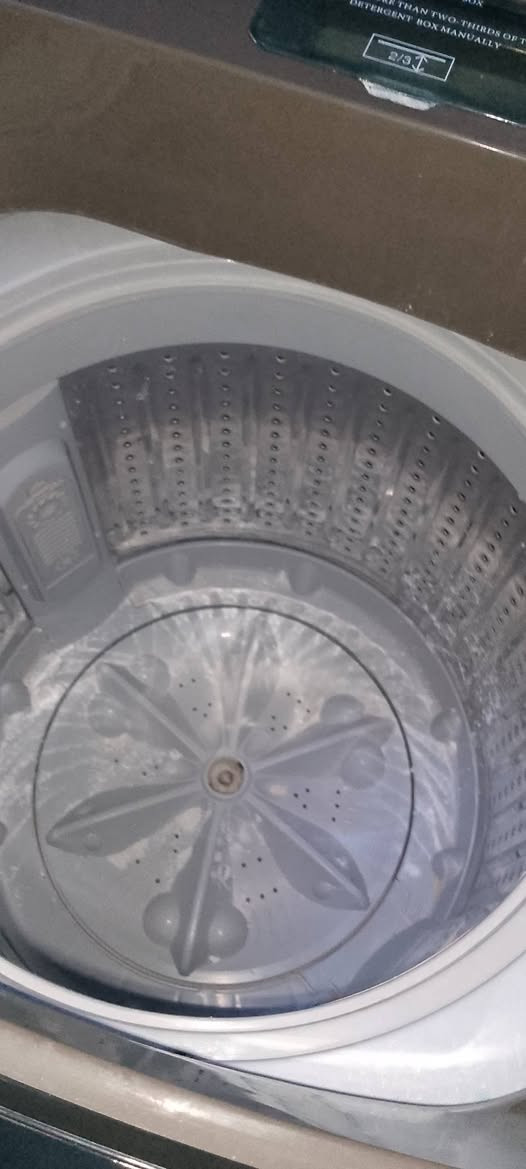 غساله ملابس للبيع نضيفه حيل 10 كيلو بيها عطل ما اعرف شنو هوا احتمال يكون برمجه السعر تواصل علئ الرقم ***********
