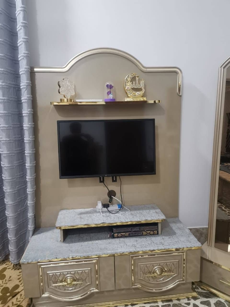 غرفه للبيع  خشب تركي ما بيه اي شي الي يريد يتواصل معي على هذا الرقم *********** الموقع الأنبار هيت المحمدي

