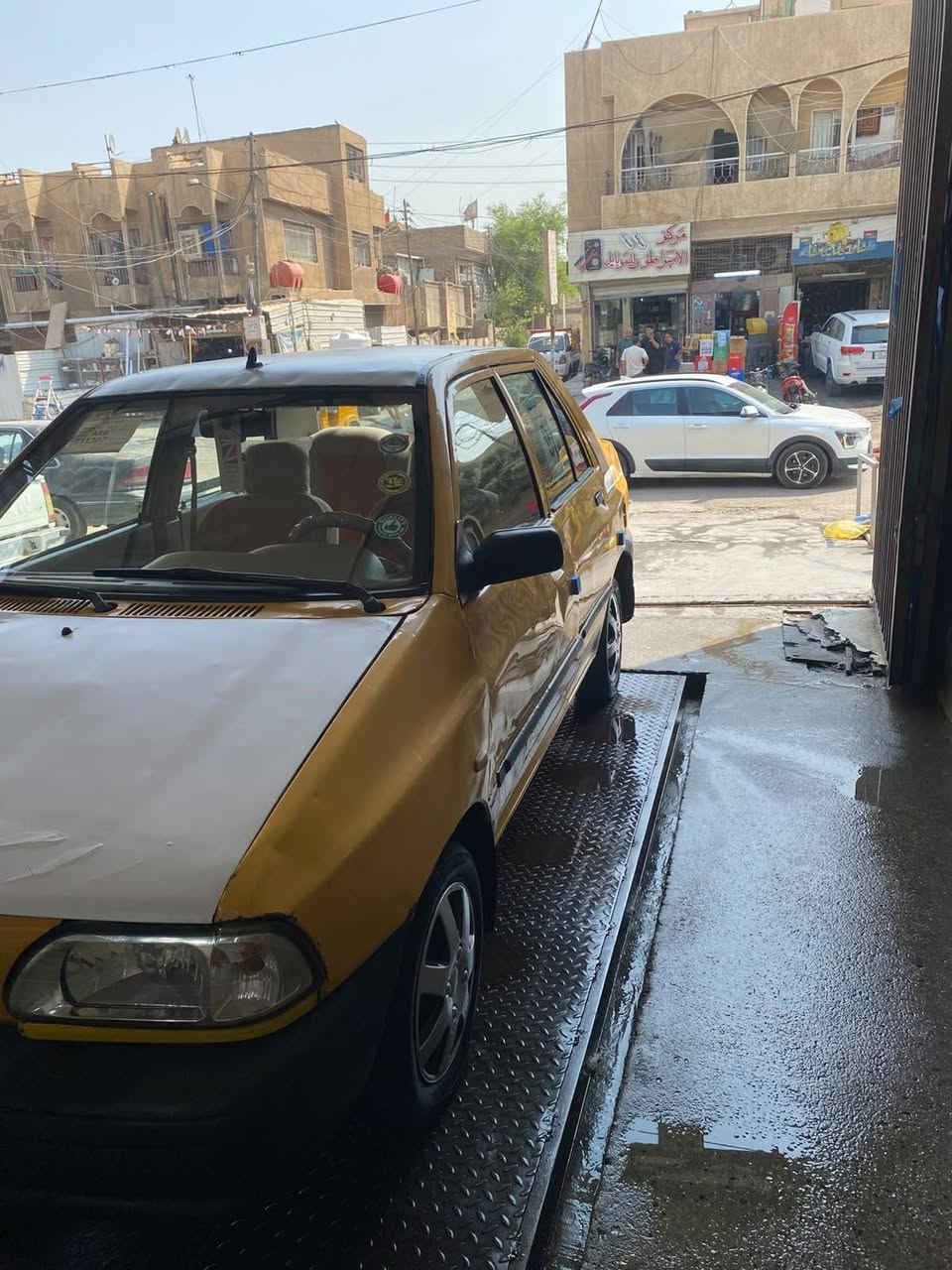 السلام عليكم سايبه موديل ١٥كير محرك مابيهن شي جاهزه عده تبريد هيه غرمات امصفره بيه طخه جاملغ وباب فقط ااجملغ بدلته شاصي ☝امعمره تعمير مال مخافت الله ♥ السعر المطلوب ٢٠ ورقه وعندك غرامات مروريه ٧٠٠الف تكطعهن منل ٢٠تخذ صافي انت هيه عندي اورق مال ٢٧ تحويل اشوكت مايعجبك *********** بيتي بغداد
