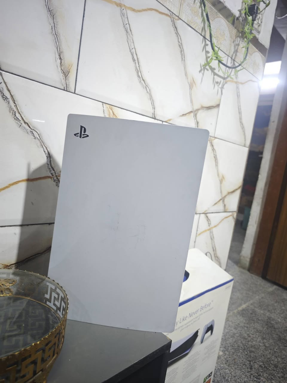 نظافه ١٠٠٪
الذاكره ٨٢٥
جوستكات ٢ 
ملحقات كامله 
العاب ٣ ps5 وثنين ps4
السعر ٩٠٠ الف
المكان الامين 
المراسله واتساب فقط 
***********
