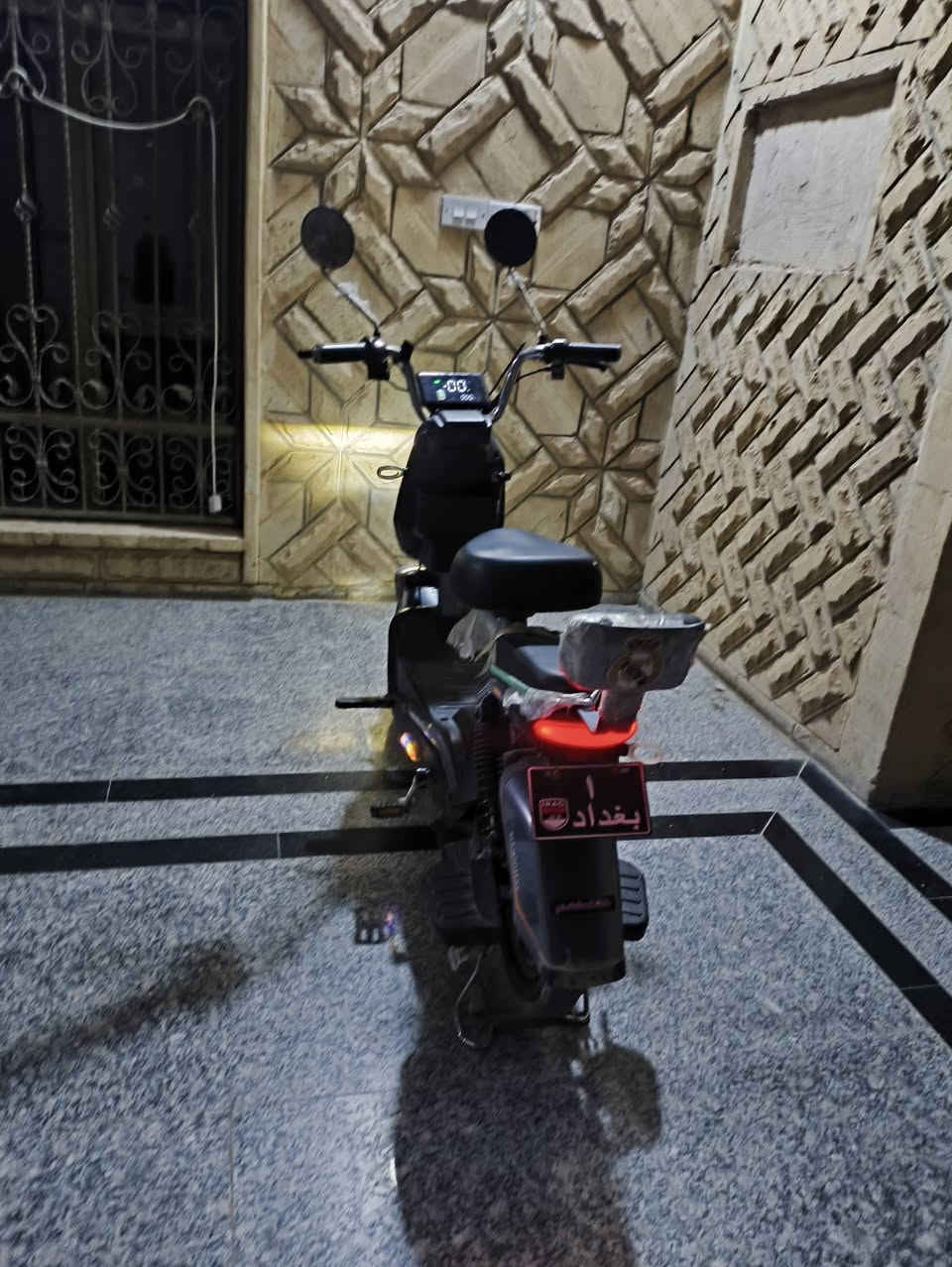 موطور شحن للبيع موطور نضيف بطاريات نضيفه بس وحده 10ونص السعر 150 بي مجالل رقم ***********
