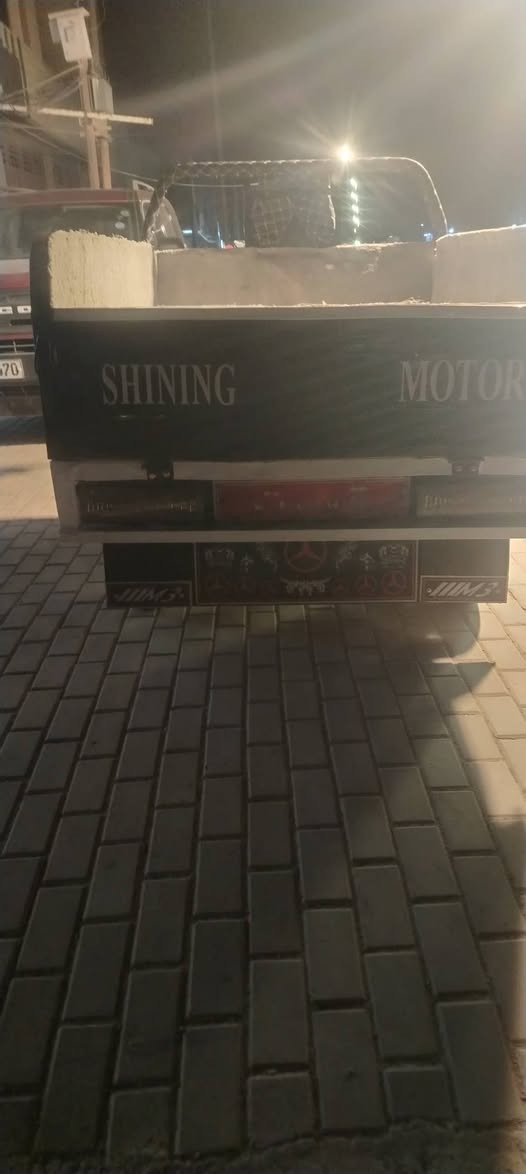 سلام عليكم ستوته للبيع موديل 21 محرك ركبه شاصي شرط كهربائيات كلها شغاله السعر مليون 350 وبيها مجال العنوان سامراء رقم الهاتف***********
