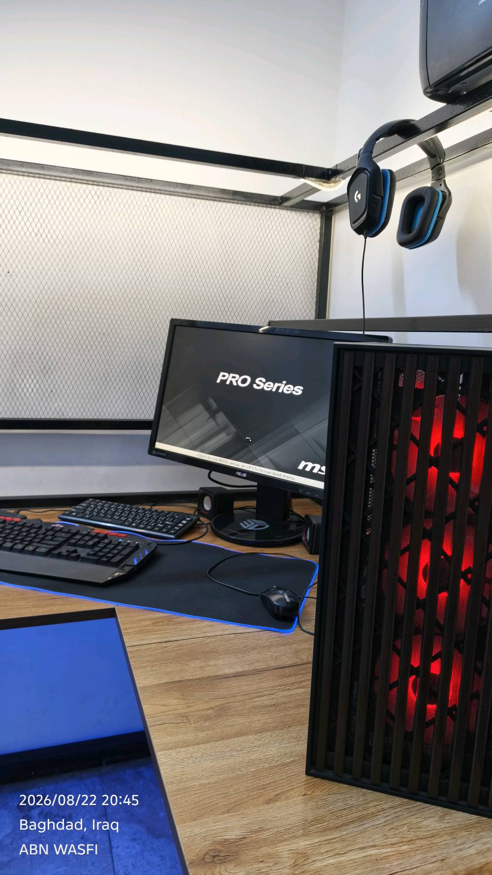 pc تجميعه شاشا وكيس 
Intel(R) core(TM) i7-6700cpi@3.40GHz
Amd Radeon Rx580 8g 2048sp
Ddr4 Ram16g 
128ssd128 
Hhd 500 
Mainboard msi b250M شاشا 
باور سبلاي ماس 550
كيس ارجيبي  شركة سما 
تشغل أغلب الالعاب بعدادات جيده