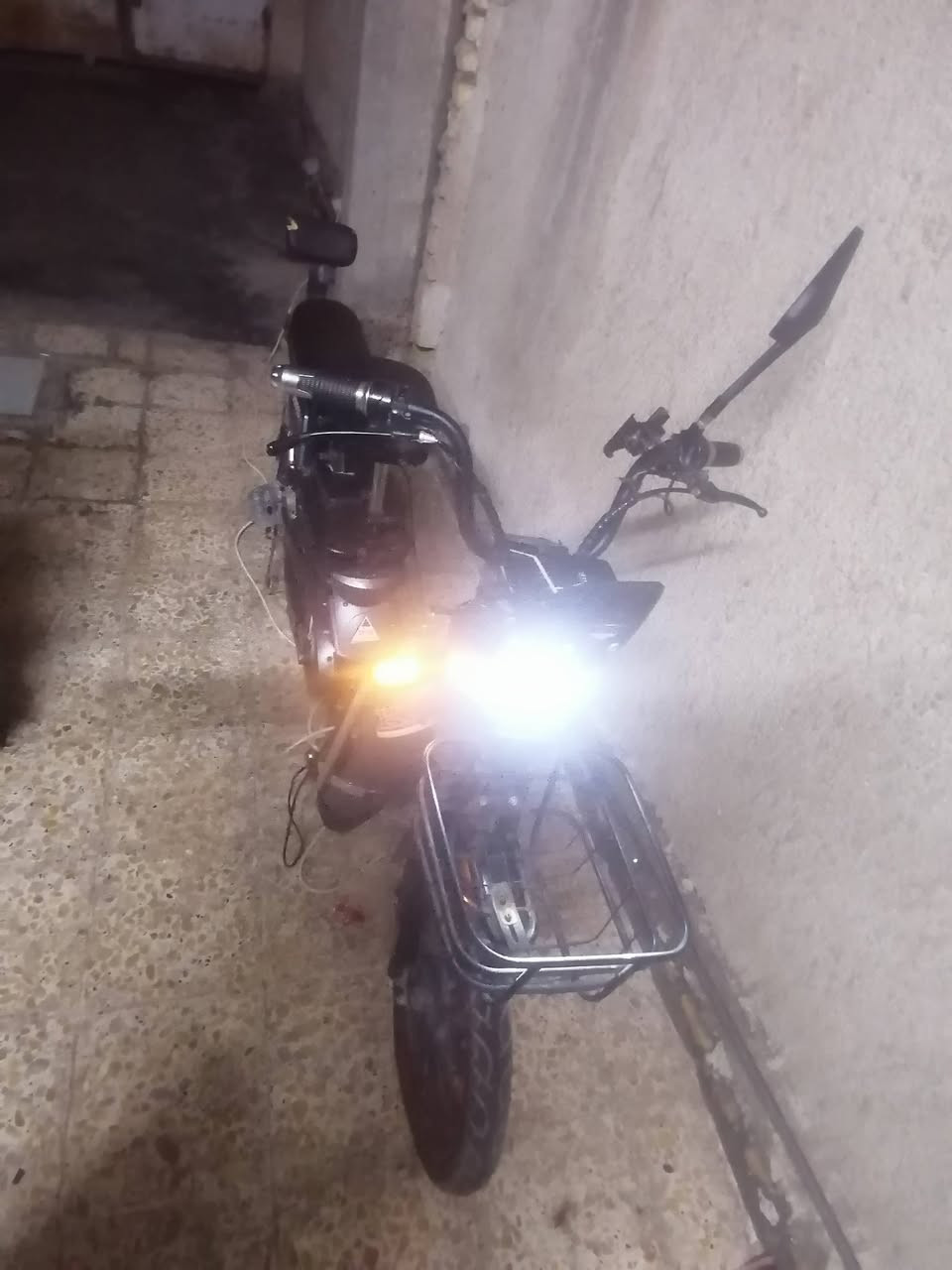 السلام عليكم دراجه لل ب ي ع ال س ع ر 275 رقم الهاتف :***********. ***********
