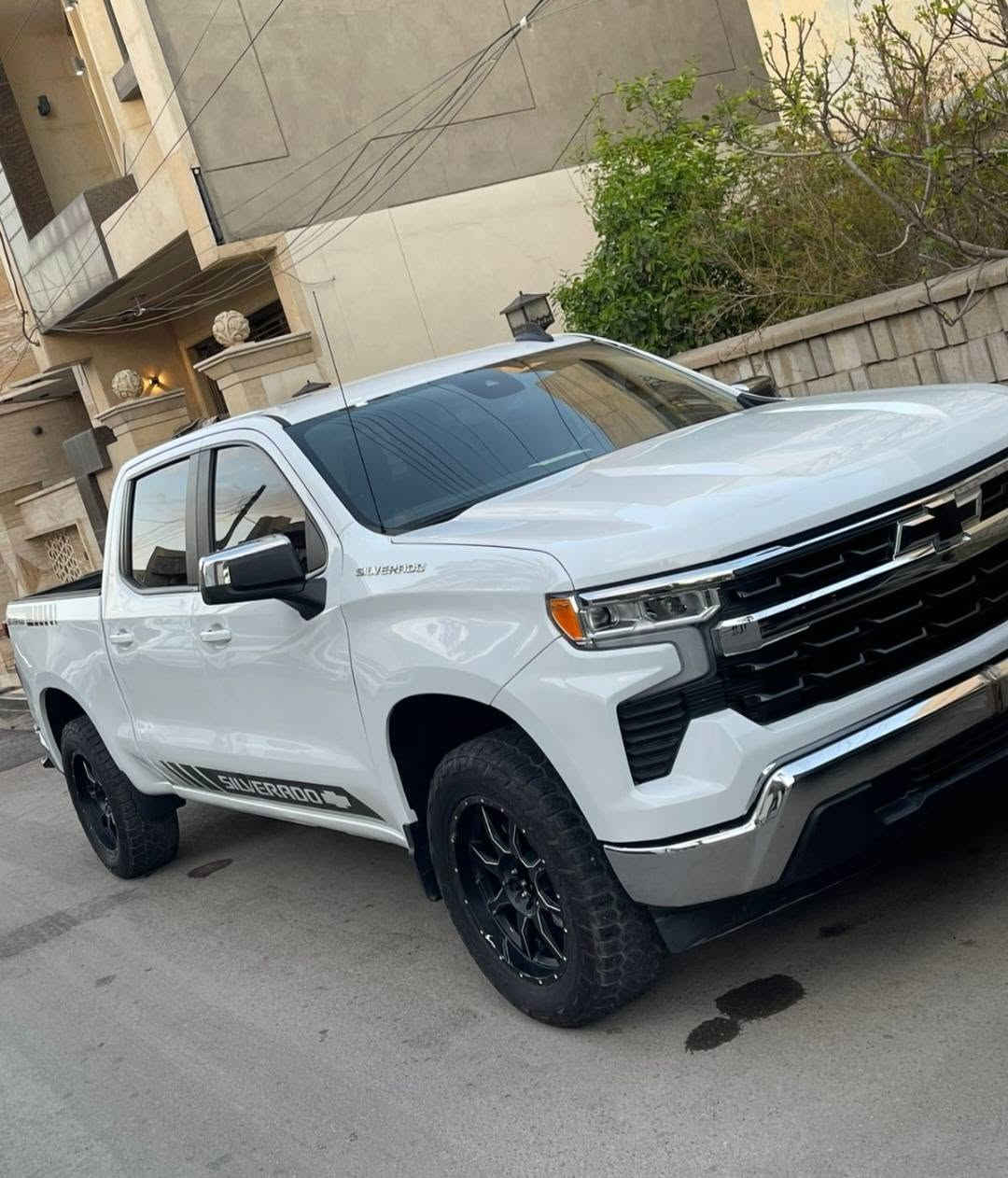 شفروليه سيلفرادو
صبغ قطع مع تطابق اللون ومواد درجة اولى مع بوليش عام والنتيجة امامكم وربي يرزقنا ويرزق الجميع 
العنوان ابو غريب للتواصل خاص او على الرقم
*********** واتساب
