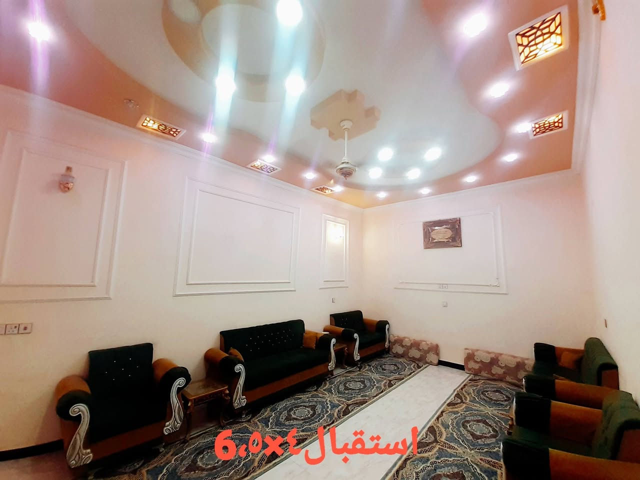 #يا الله
بيت للبيع #درجة_أولى نزلنه السعر لأن مستعجلين عالبيع. 
 #المساحة: ١٧٥م٢
#الموقع: شارع القاضي ناظم يبعد عن شارع المدخل الرئيسي تاسع بيت. 
#المحتويات: الطابق الأرضي (غرفتين ٥م واستقال ومطبخ وصالة واستقبال وصحيات ٢ داخلية وخارجية ومناور) . 
اما الطابق الثاني: غير كامل بيه فقط صالة على كبر الصالة الارضية وحمام وصحيات فقط . 
#بناء سنة ٢٠٢٢ . 
#الطابوق قلعة وارتفاع السقف 3.5متر ونص 
#خدمات كاملة بالشارع. 
#مطلوب إسكان ٣٥ مليون كل شهر تسديد قسط ٢٢١ ألف. ويتحول بأسمك. 
#السعر: خاص. او الاتصال عالرقم ***********

نص مكتوب في الصور:
- منظومة غاز
- استقبال 4*6 6500
- المطبخ 3،5×3
- غرفة ١
- غرفة ٢
- صالة 4م×6.5م
- حمام الطابق الارضي
- فوق الصالة 4م×4م