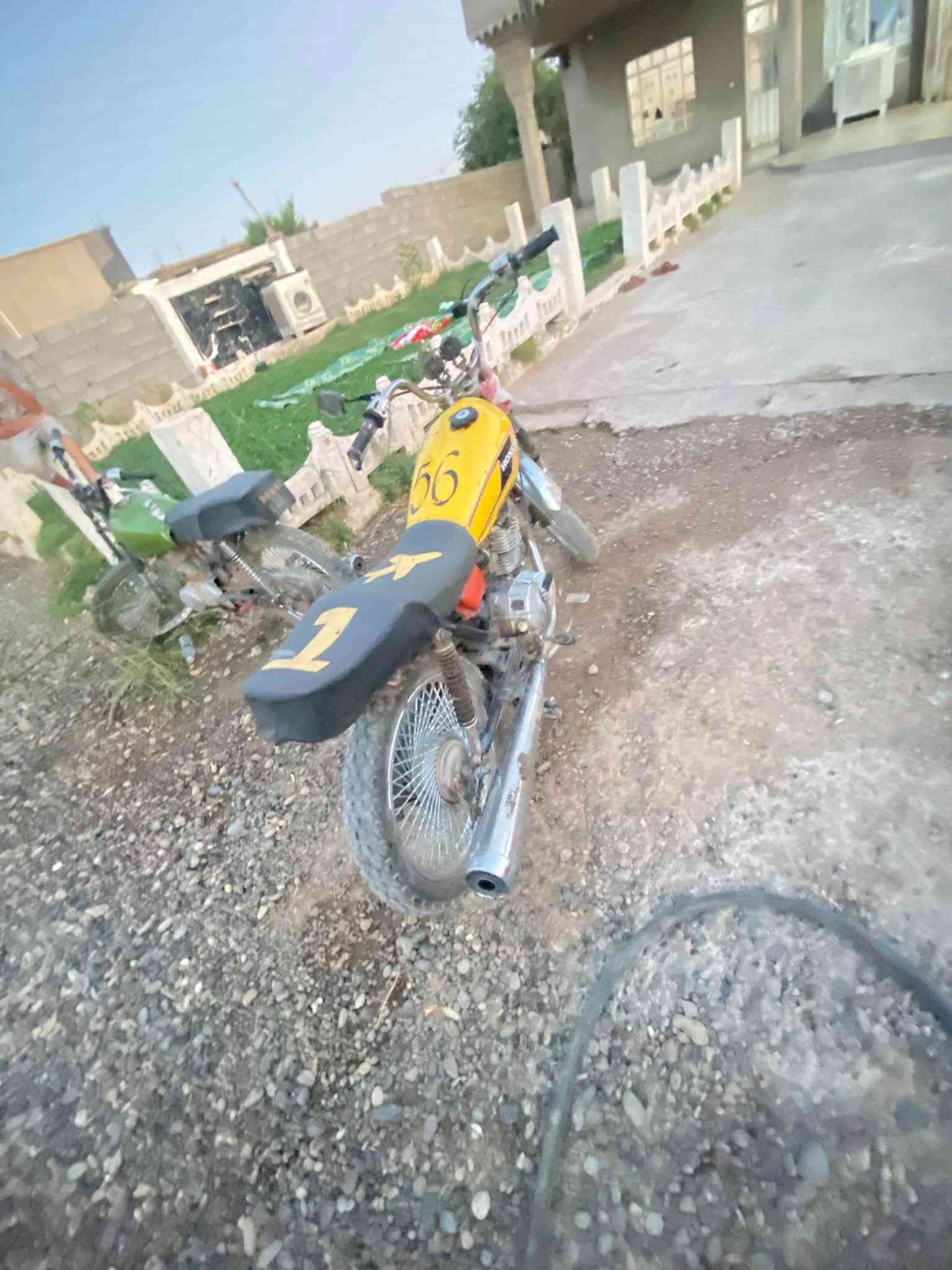 تايكر 20 حربي محرك مفتوح
ماطوري جديد ويا راصطه  كامله وياله جدد

كهربايات شغاله نشرات بومه 2

السعر 300 وبي مجال 

هـ***********

يرهم مراوس 

دبلات شغاله 
مكان جنوب الموصل قياره
