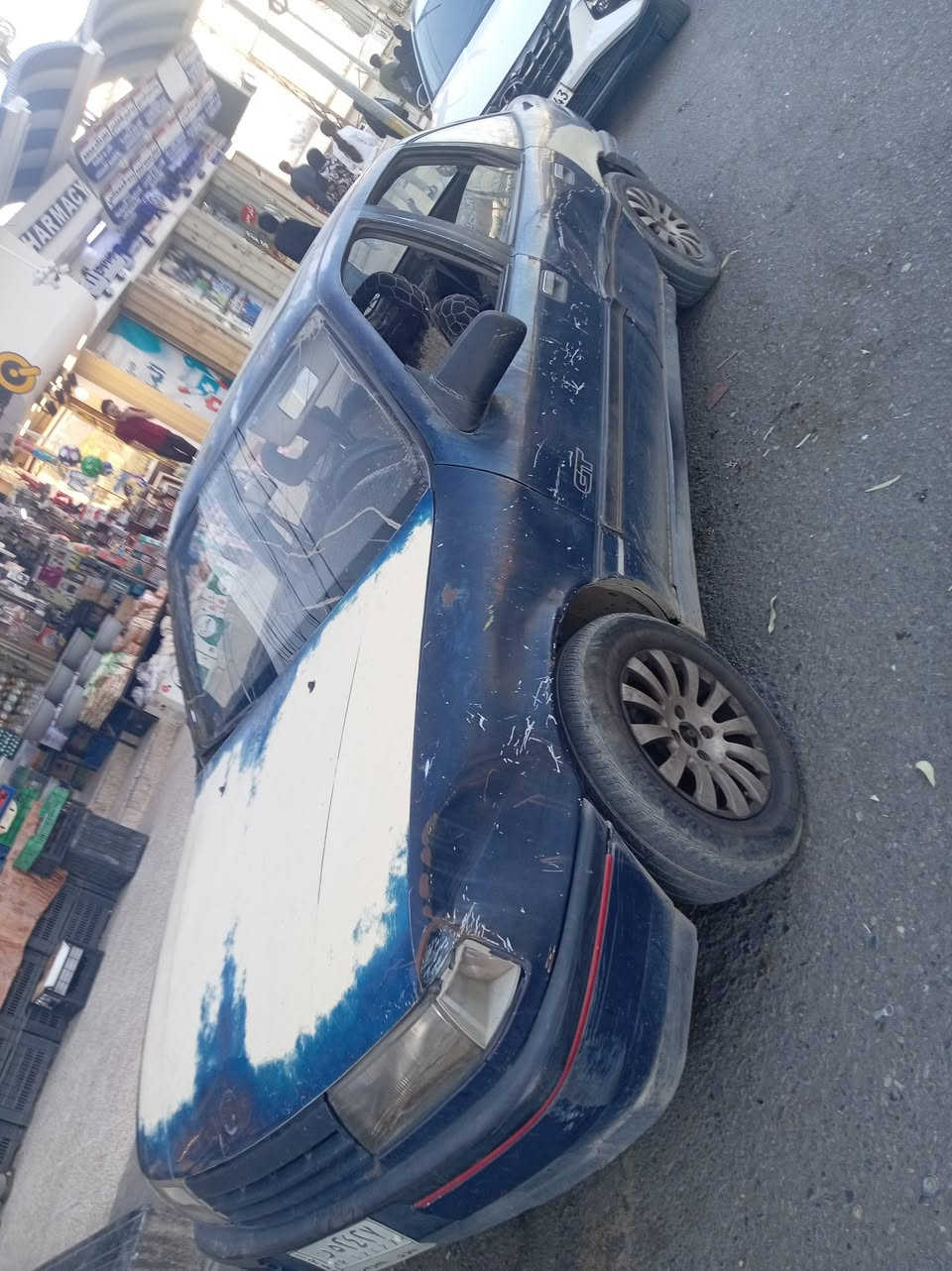 للبيع.... اوبل  فكترا حجم ٢٠  وموديل١٩٩٠
السعر ٢٢ وبيها مجال
باسم صاحبها الشرعي للاتصال ***********
