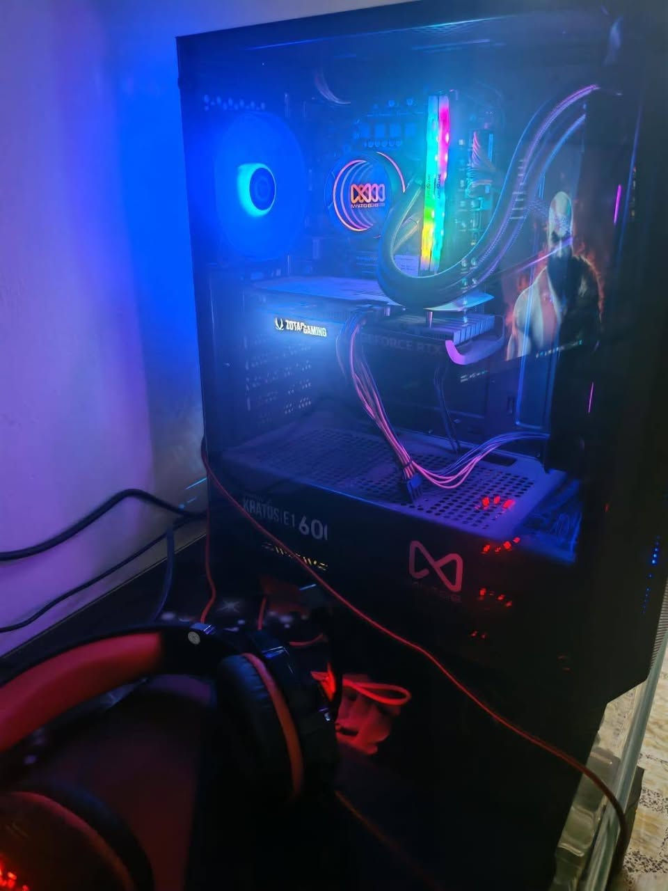 🔥 حاسبة Gaming للبيع – مواصفات قوية وجاهزة للألعاب 🔥

🖥️ كارت الشاشة:
RTX 4060 8GB Dual Fan – ASUS PRIME

⚙️ المعالج:
Intel Core i5-12400F

🧩 المذربورد:
H610 DDR4

❄️ مبرد المعالج:
Liquid Cooler MNTOB LC240ML MIZORE

💾 التخزين:
SSD M.2 512GB – MNTOB

🧠 الرامات:
16GB (2×8GB) 3200MHz RGB

🔌 مجهز الطاقة:
600W 80+ Bronze

🖥️ الشاشة:
MNTOB 24 Inch
1080P FHD – 165Hz – 1ms – IPS

🖤 الكيس:
VENOM XX MN-2095

🎮 ويـا الحاسبة أيضاً:
⌨️ كيبورد
🖱️ ماوس
🎧 سماعة
🖱️ ماوس باد

✨ تجميعة قوية ومتكاملة وجاهزة للألعاب والاستخدام الثقيل.

📍 المكان: بغداد

📲 للتواصل واتساب: ***********
