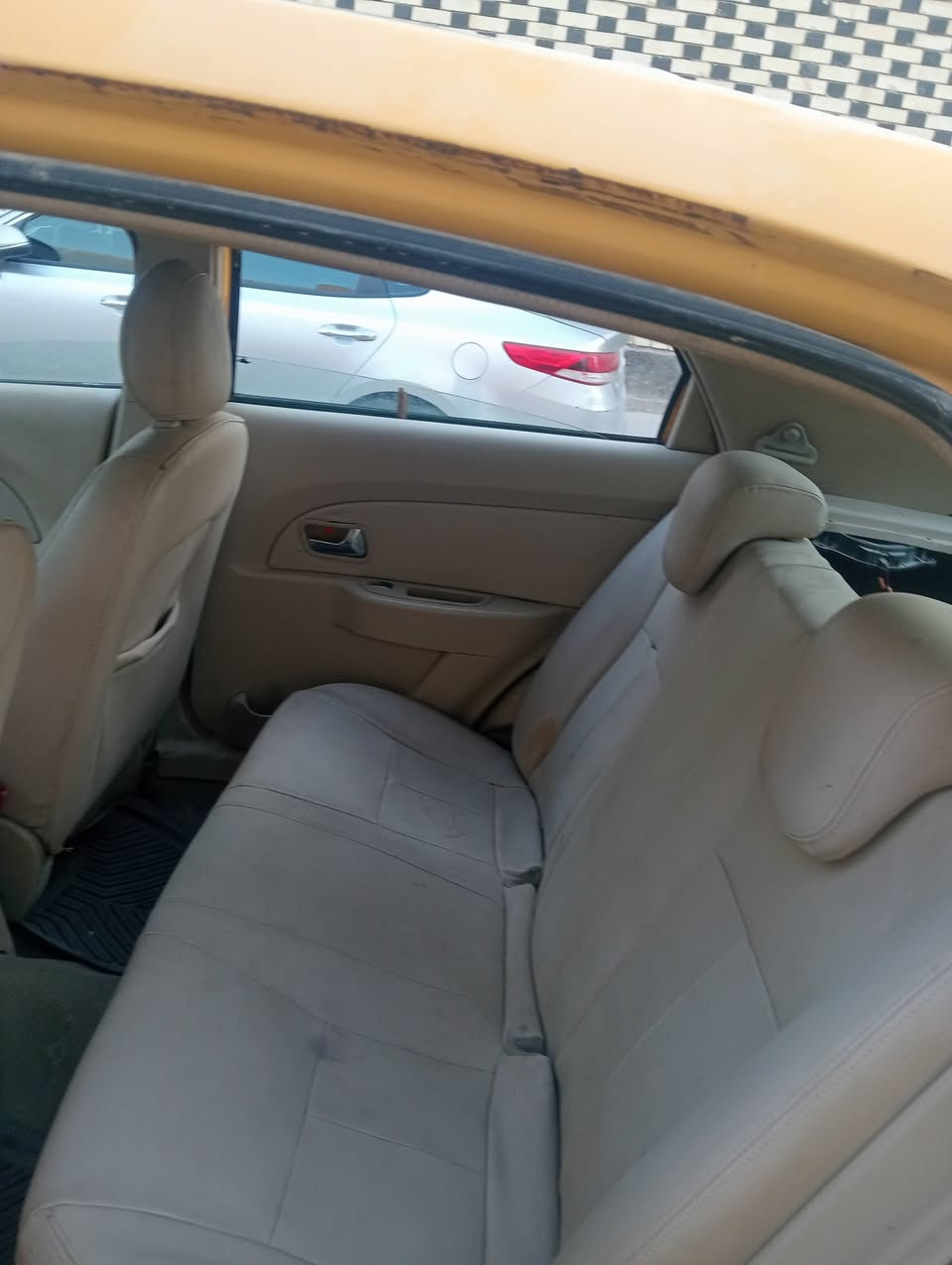 السلام عليكم سياره شيري فلاوين للبيع السعر 13 ورقه بدون راعي اتكفل سرقه وعشائر مكينه وكير وحداديه كفاله سنويه بيه لسه ماصاقطه رقم بغداد مميز هاذ رقمي ..***********
