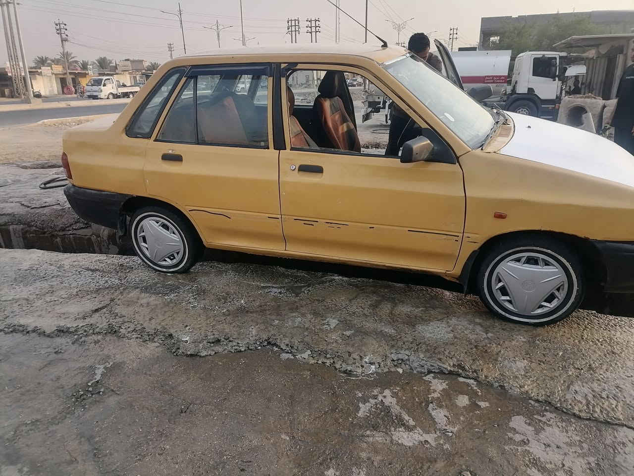 السلام عليكم سيارة سايبه البيع موديل ١١ تحويل ثاني يوم السعر ١٨ وبيه مجال  ***********
