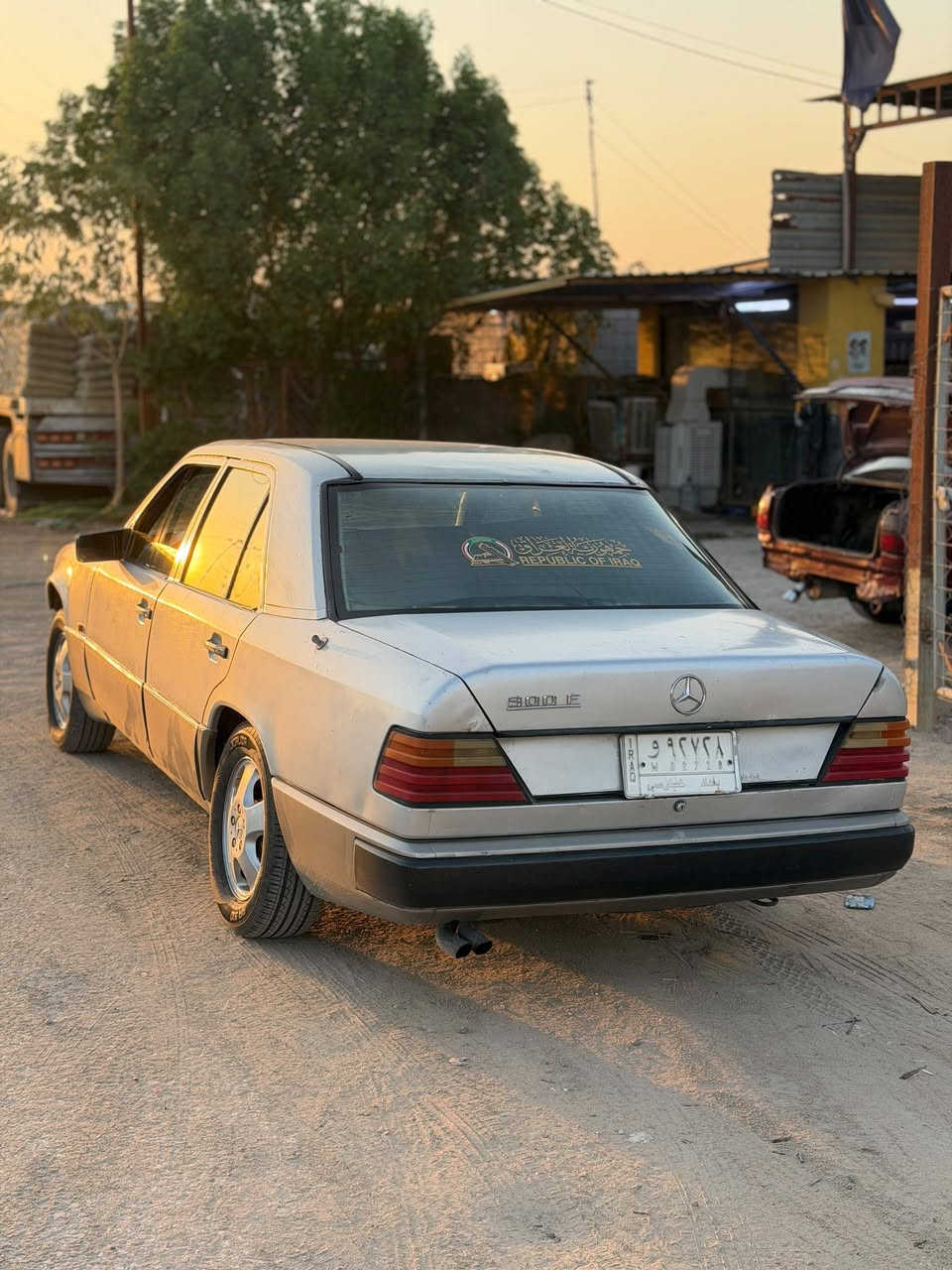السلام عليكم مارسدس دب 1987 رقم بغداد (و) محور بطه 2500رياضي 4فيش كير جديد توي شاده تبريد شغال تخم تاير جديد السياره خير من الله جاهزه ودعاميتها موجوده  اني شالعها السياره احلى من الصور السعر 33 وبيها مجال بسيط مكانها نجف ***********
