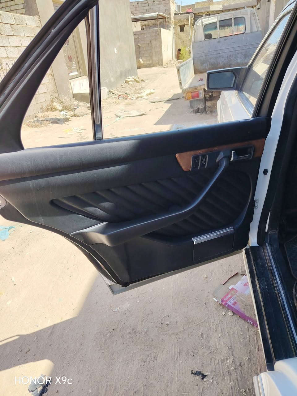 يالله سلام عليكم
مارسدس #للبيع موديل ١٩٩٠ 
فول مواصفات للاخير كله على وضع البلاد ماملعوب بيه تبريد شغال 
داخل جلد اسود 
للمعلومه مو تعمير بلاديه 
مكانه النجف 
#السعر ١١٠ وبيه مجال لشراي 
اتصل🗣📲📞 ***********
