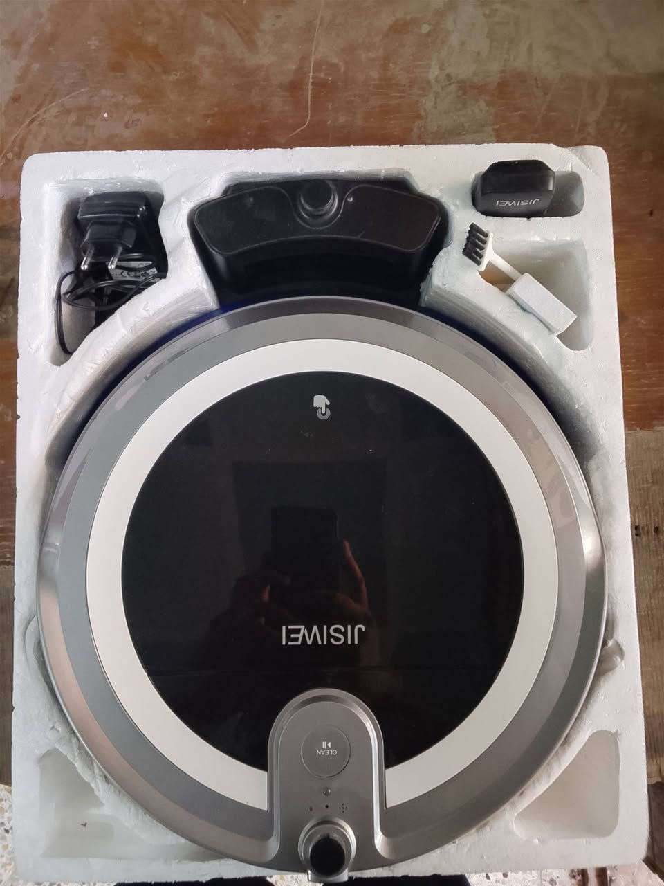 روبوت ذكية من إنتاج شركة JISIWEI، وتحديداً الموديل المتطور JISIWEI I3 Smart Vacuum Cleaning Robot، والذي يتميز باحتوائه على كاميرا مدمجة ونظام أمان منزلي.
روبوت تنظيف كنس ومسح للبيع يحتاجلة بطارية فقط شغال ابيع هيج ع حطتة مكاني بغداد حي جميلة 
***********
***********
السعر 35.000
