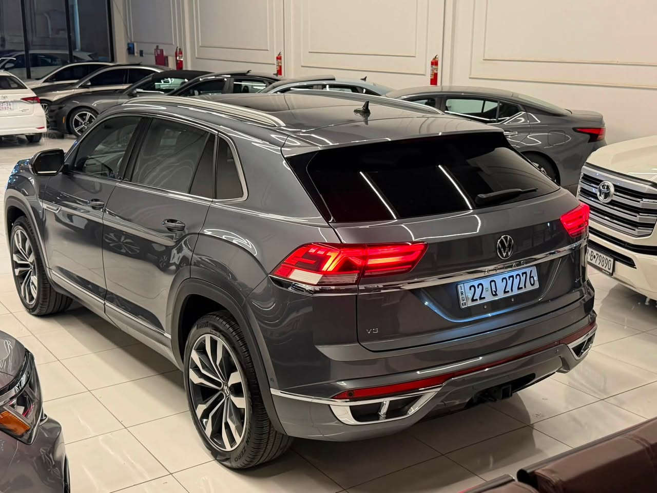 عربى/کوردی
فولكسفاغن
أطلس كروس سبورت, SEL Premium R-Line, 2023
عدد الأميال : 43,000 ميل
ضرر: كلين تايتل
سلندر: 6 سلندر
محرک: 3.6
السعر / 31,000$ 
الكاميرا الخلفية - سقف بانورامي - التحكم على المنحدرات - تدفئة المقاعد - تبريد المقاعد - فتحة السقف - بصمة - مسند الذراع - مثبت السرعة - مرايا جانبية كهربائية - حساس المطر - شاشة - التعرف على إشارات المرور - نظام بدء التشغيل - المصابيح الأمامية ليد - مانع الانزلاق - عرض المعلومات على الزجاج الامامي - تدفئة مقود القيادة - لوحة قيادة رقمية - إنارة محيطية - أبل كاربلاي - التشغيل عن بعد - أندرويد أوتو - ABS - رادار - شاحن لاسلكي - كشافات ضباب - فرامل الوقوف الإلكتروني - مقبض الباب المخفي الكهربائي - مسجل القيادة - التحكم الإلكتروني في الثبات - تحذير من الاصطدام الأمامي - مثبت السرعة التكيفي - خطوات جانبية - نظام التوجيه الكهربائي
لمزيد من المعلومات الرجاء الضغط على هذا الرابط 
👉 https://www.iqcars.net/redirect/1357594?lang=ar

***
ڤۆڵکسواگن
ئەتڵەس کرۆس سپۆرت, SEL Premium R-Line, 2023
ماوەی ڕۆیشتن : 43,000 ميل
بۆیاغ: کلین تایتڵ
پستۆن: 6 پستۆن
بزوێنەر: 3.6
 نرخ / 31,000$ 
کامێرای دواوە - پانۆراما - ڕاگری نشێوی - گەرمکەرەوەی کوشن - ساردکەرەوەی کوشن - سلاید - بەسمە - ڕاگری مەچەک - دیاریکرنی خێرایی - ئاوێنەی لاتەنیشتی کارەبایی - هەستەوەری باران - شاشە - ناسینەوەی هێماکانی هاتوچۆ - سستەمی کوژانەوەی ترافیک لایت - لایتی پێشەوەی لید - کۆنتڕۆڵکردنی خزان - داتاشۆ - سوکان هیتەر - شاشەی داشبۆرد - ڕووناکی دەوروبەری ژورەوە - ئەپڵ کارپلەی - شەغال - ئەندرۆید ئۆتۆ - ABS - ڕادار - بارگاویکەرەوەی بێتەل - بلاجکتۆر - برێکی وەستانی ئەلیکترۆنی - دەسکی دەرگای شاراوەی ئەلیکترۆنی - تۆمارکەری لێخوڕین - کۆنتڕۆڵی جێگیری ئەلیکترۆنی - ئاگاداری بەریەککەوتنی پێشەوە - دیاریکرنی خێرایی خۆگونجێن - شوێنپێی تەنیشتەکان - سوکان پاوەری کارەبایی
بۆ زانیاری زیاتر تکایە کلیک لەم بەستەرە بکە  :
👉 https://www.iqcars.net/redirect/1357594?lang=k

Rear Camera - Panoramic Roof - Hill Holder - Seat Heating - Seat Cooling - Sunroof - Keyless Entry - Armrest - Cruise Control - Electric Side Mirrors - Rain Sensor - Screen - Traffic Sign Recognition - Start-Stop System - LED Headlights - Traction Control - Head-Up Display - Heated Steering Wheel - Digital Cockpit - Ambient Lighting - Apple Carplay - Remote Start - Android Auto - ABS - Radar - Wireless Charger - Fog Lamp - Electronic Parking Brake - Electric Hidden Door Handle - Driving recorder - Electronic Stability Control - Forward Collision Warning - Adaptive Cruise Control - Side Steps - Electric Power Steering
#iQCars
للاستفسار اتصل رقم و وتساب ***********                          اربيل/ منطقة معارض
