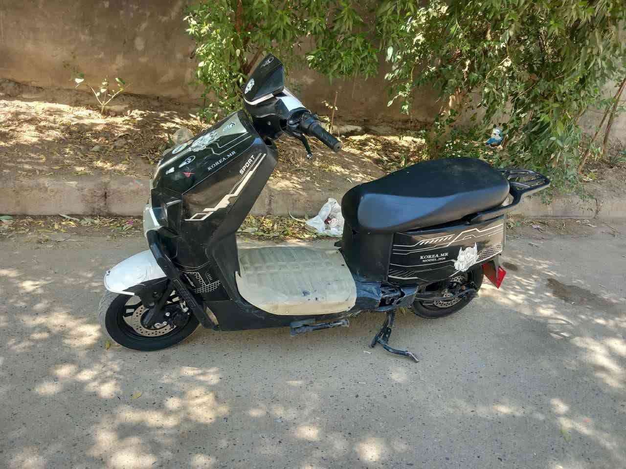 دراجه شحن كاملة اي نقص مابيها بطاريات اكبار سعر ٣٥٠ وبيها مجال قليل بعقوبة مجسر مفرك هاتف ***********

