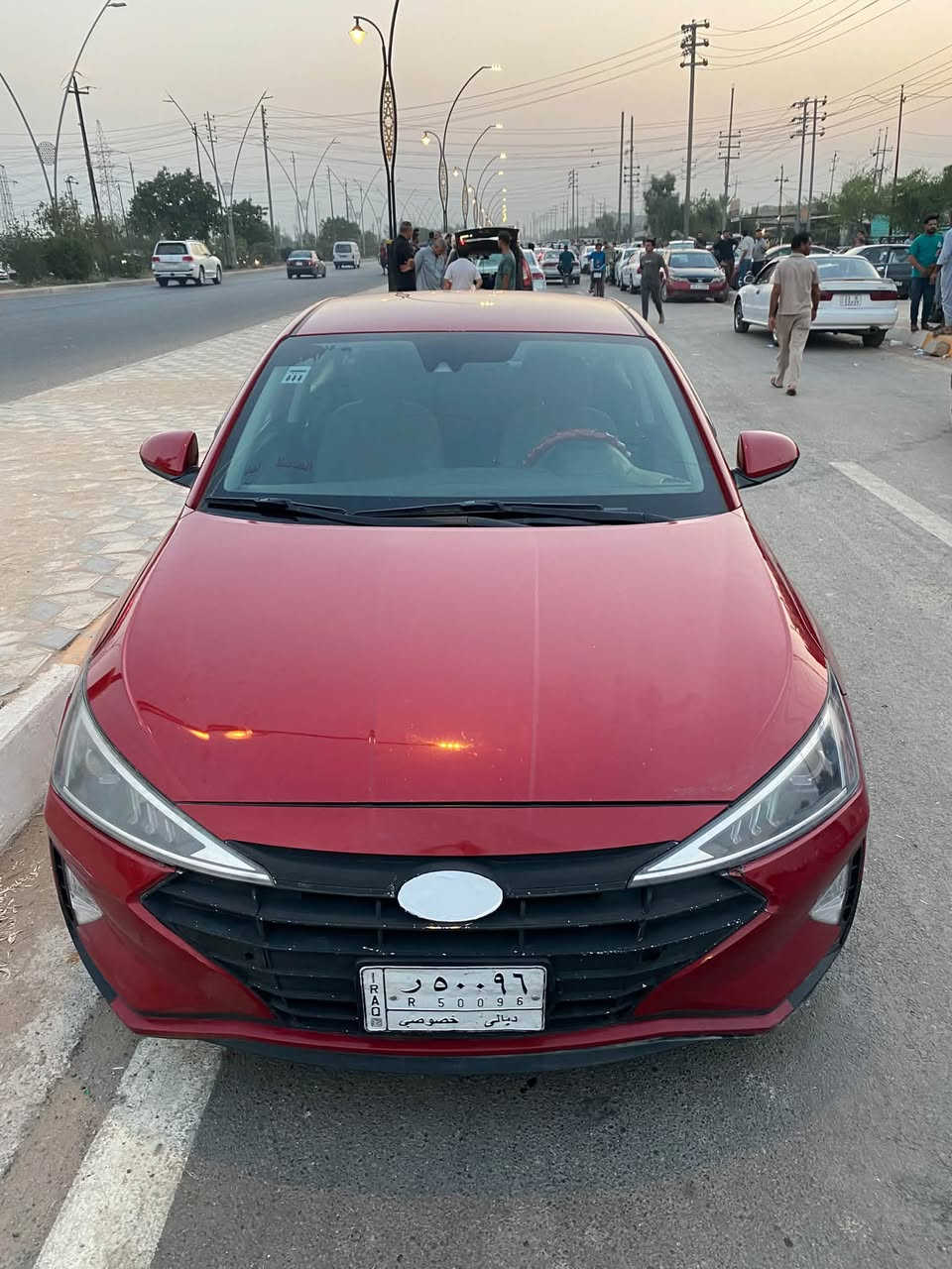 النترا ٢٠١٩ أمريكي  
محرك ٢٠٠٠ دوش 
كير at
 بيها قطعتين كلير وضرر جاملي خلفي 
سونار بالمنشور 
سياره جديده 
السعر ١١٥ وبيها مجال 
العنوان بعفويه 
للاستفسار  ***********

