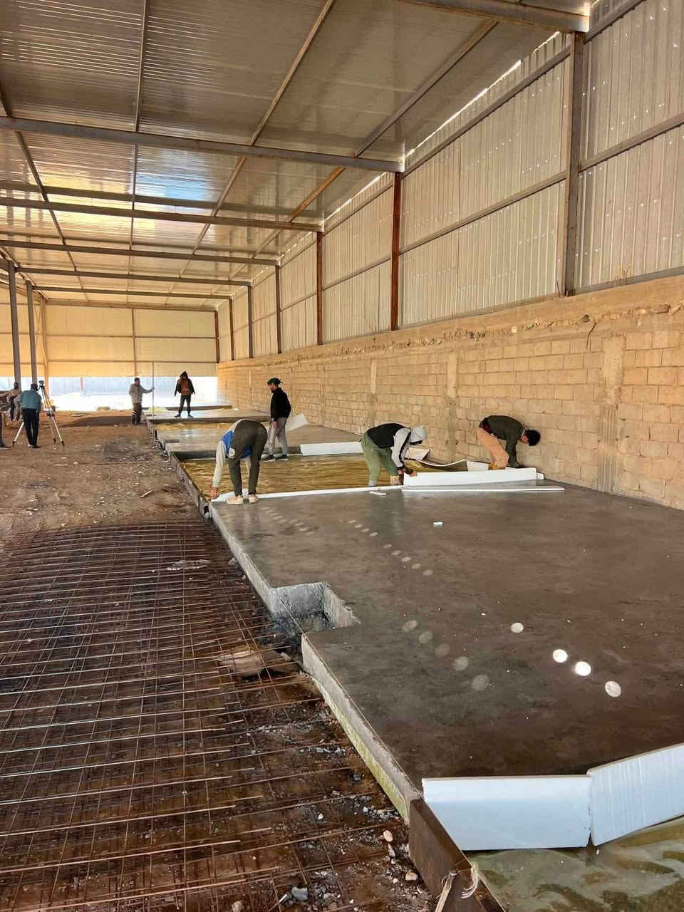 الشمري للصب والسقل✨
أساس قوي، لمعة تدوم

تعبان من الأرضيات اللي تتفطر وتتعبك؟  

احنا نحلها من الأساس:

✅ صب خرسانة بمواصفات هندسية مضبوطة  

✅ سقل وتنعيم احترافي بدون تموجات  

✅ تلميع درجة أولى يخلي أرضيتك مراية  

✅ شغل نظيف، التزام بالوقت، وسعر مناسب  

لدينا كادر متخصص بطبع النقشات بأفضل جودة 

شغلنا يحجي عنا  

بيوت، محلات، كراجات، جملونات مشاريع كبيرة. أرضيتك لازم تكون أقوى نقطة.

📍 نغطي الحلة وكل محافظات العراق   

📞 للحجز والاستفسار:  ***********

💬 دز صورة الموقع على الواتساب وننطيك السعر بنفس اليوم  

#نصبها_صح

#نسقلها_أصح

إرسال رسالة على واتساب
