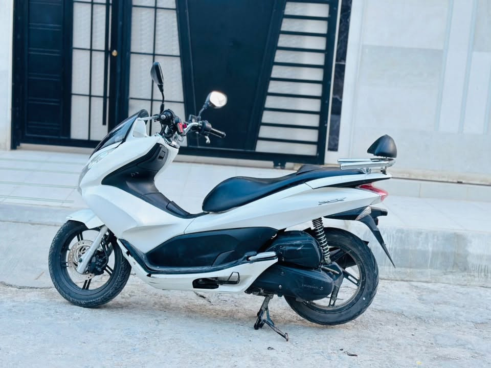 PCX • جيل اول • معدل ياباني