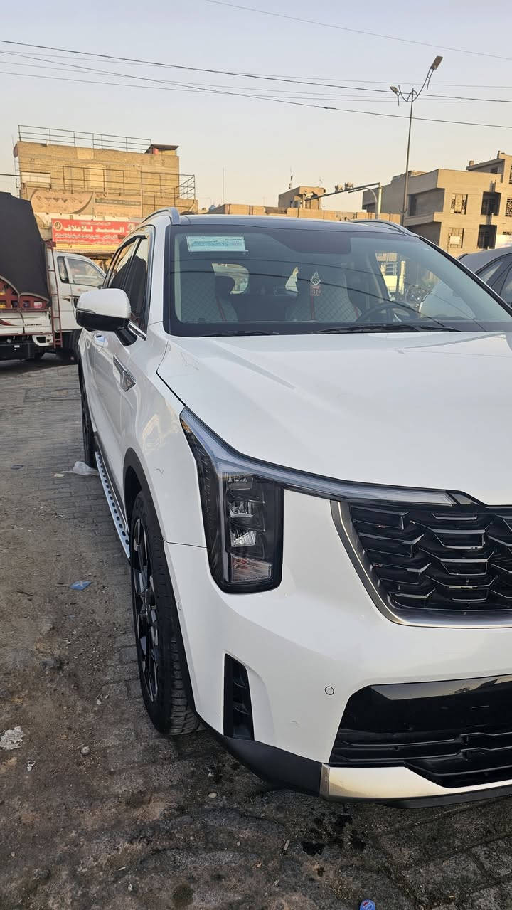 سورنتو موديل ٢٥ فول مواصفات ماشي ١١ الف اربع كامرات كشنات حار بارد  تاتشوب جنطه كهرباء هند بربك بصمه دوسات بلاديه بردات خلفيه وبعد بيهه هواي مواصفات رقم اربيل بأسمي بيهه ملاحظات ضربه  بصيطه بل جنطه من التحملي وسويتهه بارد وشخطه بارد بل جاملغ الامامي والباقي مكفوله هاتف *********** السياره موجوده في بغداد السعر٣٤٥ ورقه قفل
