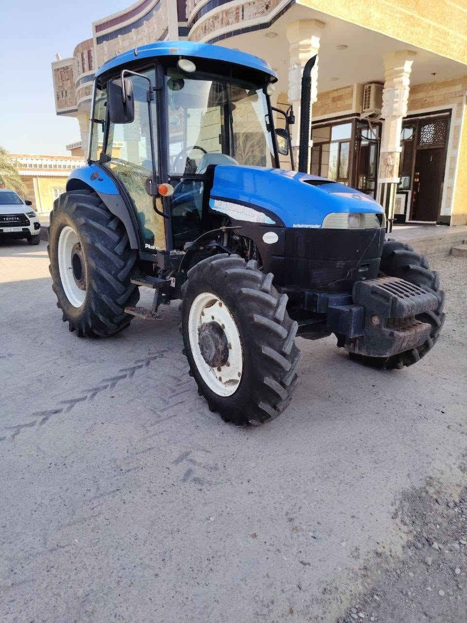 سلام عليكم مكينة نيوهولند موديل 12 حجم 75سوبر دبل اكسن نص اتوماتيك رقم اربيل الاتصال لايوجد تعليقات رقم الهاتف ***********
