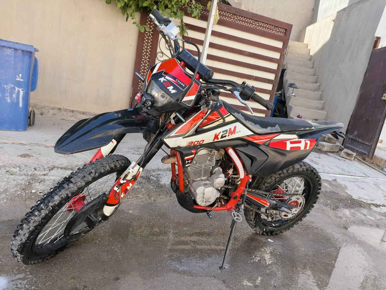 دراجة قفاز k2m 2024
محرك 300cc نضيفة كلش ومابيها عيب دراجة ماشي 935km وقابله للزيادة . سلف واحد و يشتغل زينون Led  قوي جدا كهربائياته كله شغاله سعرها 1100 مليون و ميه و بيها مجال أو مراوسه. مكان كركوك ناحية تازة وباقي التفاصيل عالرقم ***********
