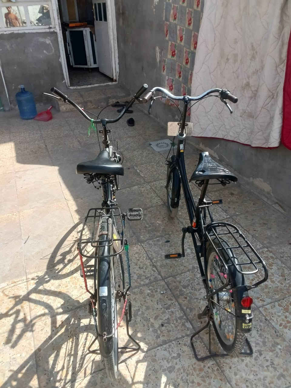 سلام عليكم بايسكلات لبيع سعر واحد قفر واحد 100 هذه رقم الاتصال +964 788 631 8237 مكان تاجي ابو عضام
