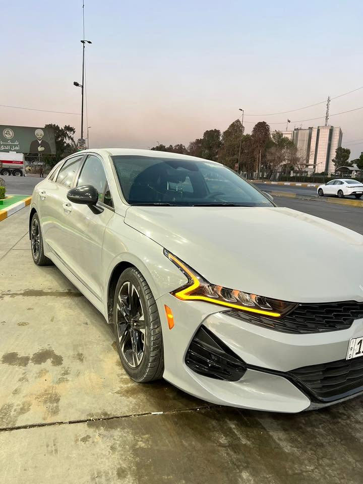 🚘 للبيع Kia K5 GT-Line موديل 2023
📍 رقم بغداد تحويل ثاني يوم
📍 المكان: بغداد – ساحه مضفر 
قطعتين صبغ جاملغ او قبق جنطه ورشه خفيفه بالبنيد شبر بدون دواخل بدون ايرباك جديده سياره ومابيه نقص 

🎨 اللون: سمنتي 
🔥 محرك 1600 تيربو
جاهزه السياره من كل النواحي ومابيها نقص 
🌟 المواصفات:
• داخلية جلد او مخمل اسود كامل رياضي
• كشنات جلد + تدفئة
• ستيرن تدفئة
• تشغيل عن بعد
• بصمة + هاند بريك بصمة
• شحن هاتف لاسلكي
• قيادة ذاتية على الخطوط السريعة
• مثبت سرعة / ماشيه71
• AUTO HOLD
• كير أوتو 

🛡️ أنظمة الأمان:
• ABS
• مانع انزلاق
• حساسات إطارات
• رادار أمامي وجانبي
• مراقبة النقطة العمياء
• رادار الخطوط البيضاء
• توقف ذاتي عند الرجوع

💡 الإضافات:
• لايتات 4 عدسات
• LED + زينون
• بك لايت LED
• مصابيح ضباب LED
• كامرة دوارة
• شاشة + شاشة أعطال
• نظام ملاحة (خريطة)
• Apple CarPlay / Android Auto لاسلكي
• بلوتوث + AUX + USB كار بلي 
• فول تحكم ستيرن
• أشاير بالمرايا
• مقعد كهربائي
• ويلكم لايت رياضي
• أنظمة قيادة: Eco / Sport / Smart / Normal

💰 السعر: 168$  وبيها مجال بسيط  

📞 للاستفسار: ***********
✅ متوفر واتساب فقط
