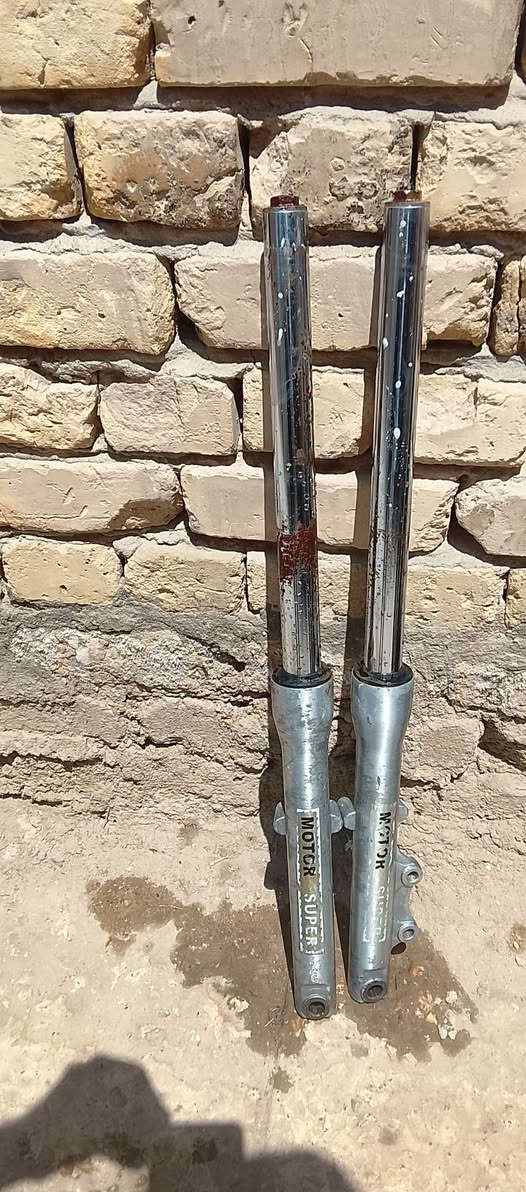 سلام عليكم غراض جونده اصليه للبيع مكان السماوه قضاء رميثه متوفر توصيل المحافظات القريبه 
***********

شاصي جونده كلك 
ويل امامي مكفول 
ويل خلفي مكفول 
تاير خلفي جديد 
دبلات ابلاد اصليه 
تانكي اصلي 
استاند وصط اصلي 
واقيه زنجيل 
ركبه كامله 
جسر ورجلين 
سكان اصلي 
فج بريك امامي 
جاملغات امامي خلفي 
زنجيل اصلي 
درع امامي 
ماشه 
دگم كهربائية 
استيلات دبلات 
ضفيره 
هندر + يده نمر  + يده بريك 
يده كلج اصليه 
سيم كلج وبنزيل 
شيش بريك خلفي 
عداد سرعه ويل امامي  
شوته + ميزانيات 
عقل 
جهاز تنفس الغازات 
بيامه اصليه 
سوبايه عوزه لحيم 
كشن 
كله غراض اصليه
