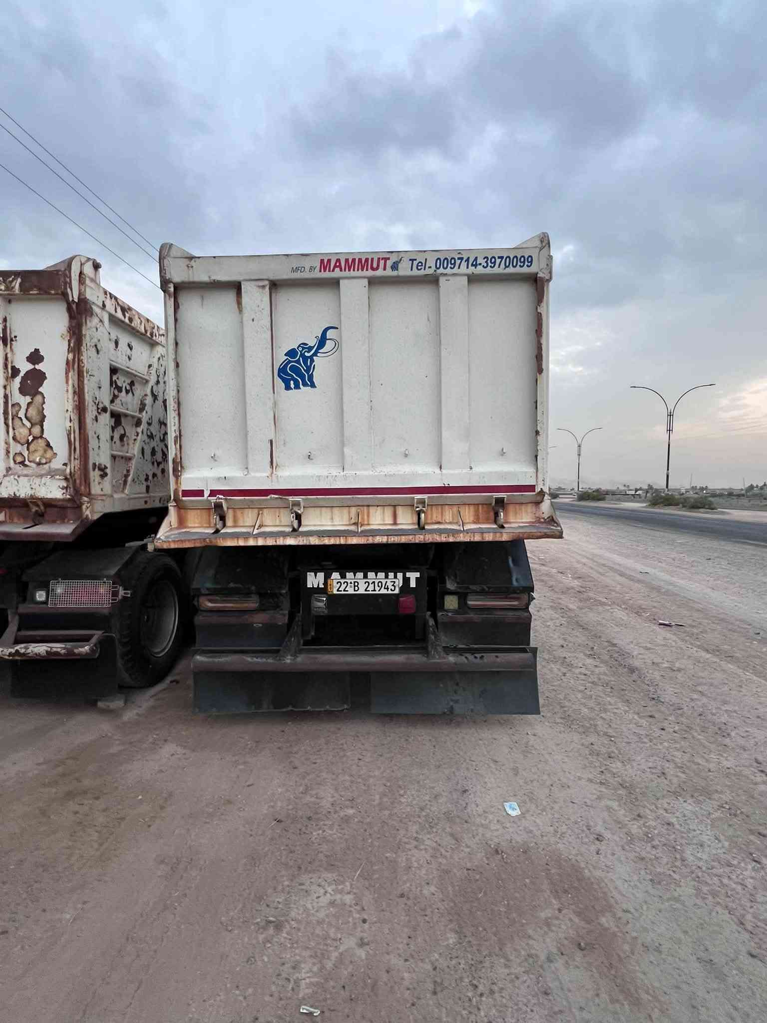 رجاءً رجاءً رجاءً وقت الاتصال من ال9 صباحاً إلى ال 9 مساء 🛑🛑🛑🛑🛑🛑
للبيع/ المكان واسط النعمانية قرب الجسر معرض الحاج علاء صچم لل استفسار /***********/***********

نص مكتوب في الصور:
- s talk about trucks. truckstore.com