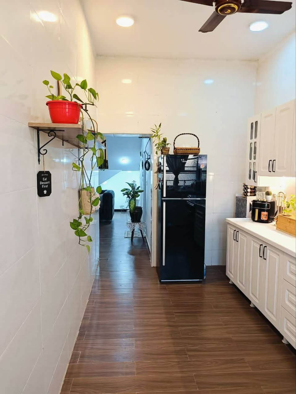 دار سكن زراعي للبيع 🏠
⭕العنوان : طريق السنية/ ام طباشي
⭕مقابل محطة تعبئة وقود الشموس

⚪طابقين 
⚪ كونكريت مسلح 
⚪بناء حديث 
⚪طابو زراعي سند 25 
           ✨منطقة خدمات كاملة  ( كهرباء،ماء،تبليط)
المساحة :139 م²✅
الواجهة : 6،80 متر

  ⭕التفاصيل⭕

غرف نوم عدد 3/صالة عدد 2/ استقبال / مطبخ /مجمع صحي عدد 2

الاستفسار /***********
