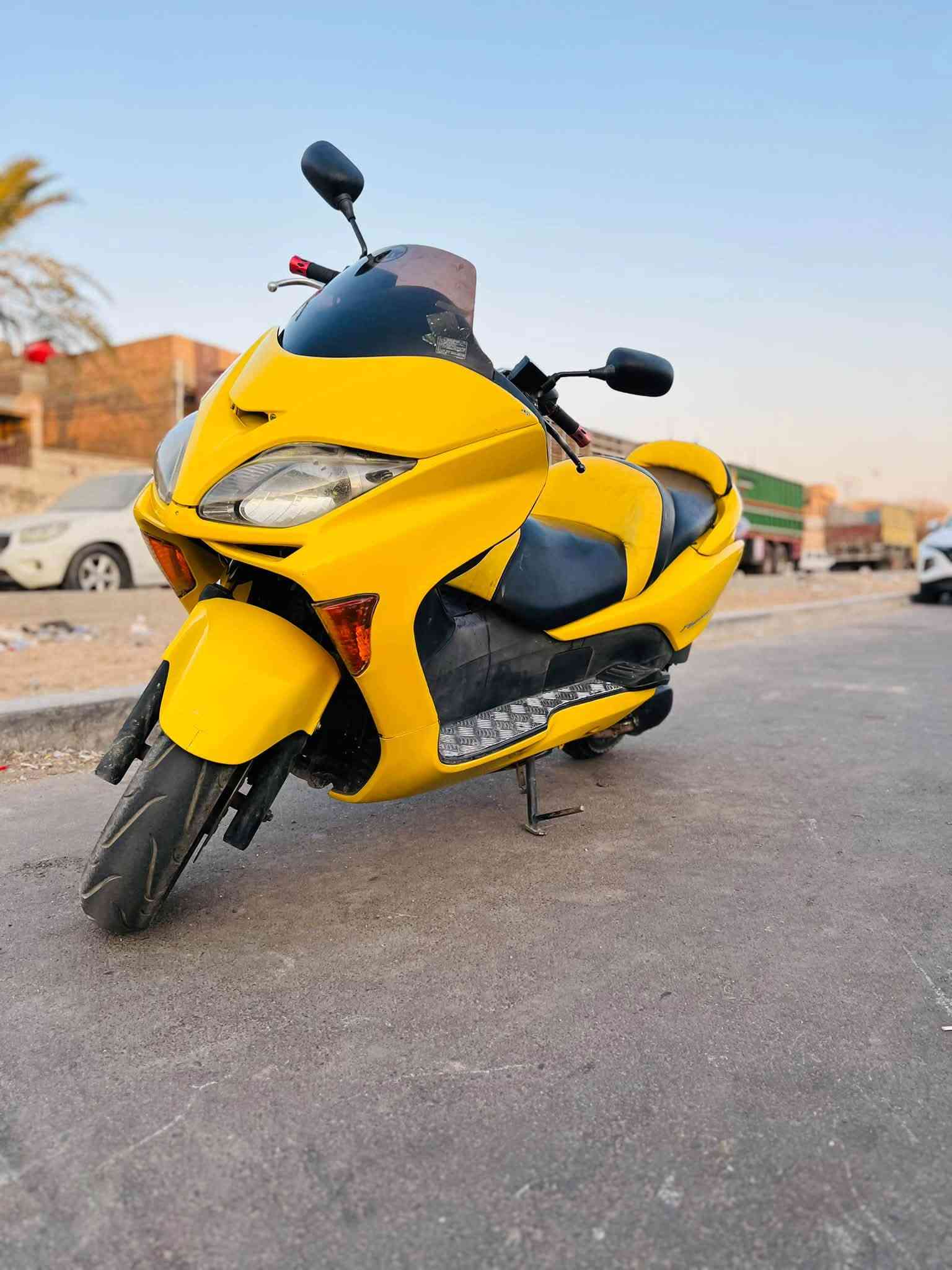 سلام عليكم بصمة08 دراجة جاهزة كل نقص ما بيها كلها ابلادية كهربائيات كلها شغالة  تخم تاير جديد منضومة زنون اوراق كاملة السعر 950الف  مكان بغداد العبيدي  الرقم ***********
