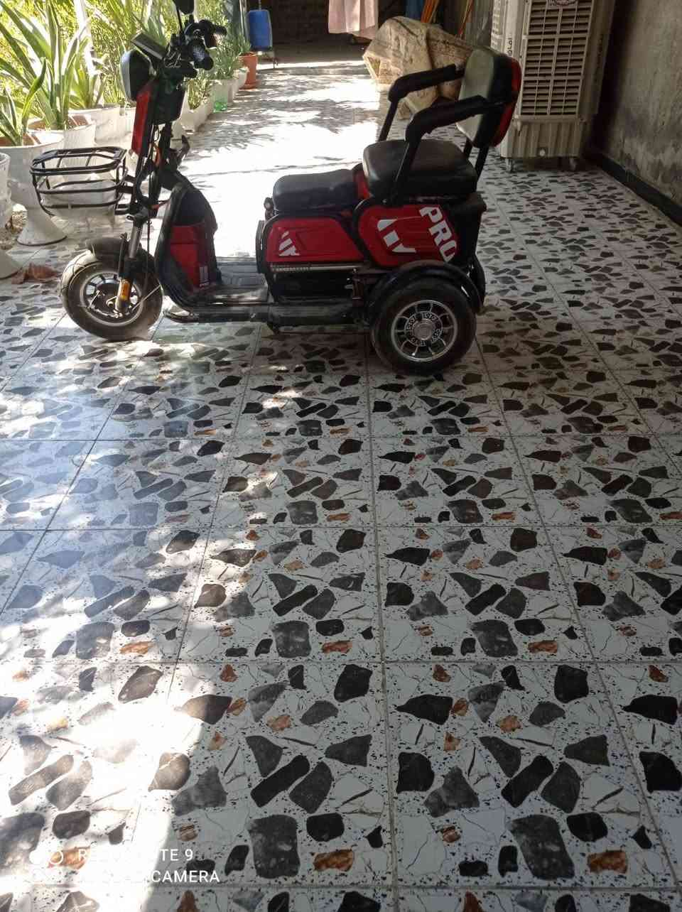 السلام عليكم
دراجه شحن للبيع ثلاثيه الدراجه جديده نقص فقط بطاريات السعر 250 بيها مجال بسيط
*********** المكان مركز الحله

نص مكتوب في الصور:
- REDMI NOTE 9 AI QUAD CAMERA