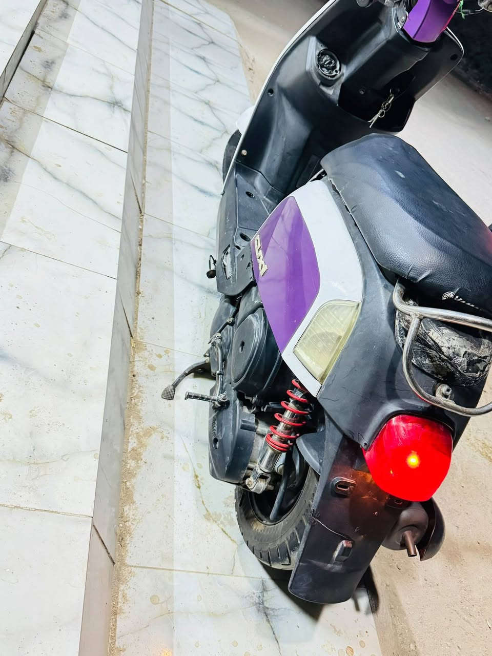 دراجه بوليس للبيع كابريته نضيفه دراجه عوزه بس سلف وقبق مال بانزين سعر 700وبيه مجال مكان سوق لشيوخ كرمت بني سعيد اتصال ***********
