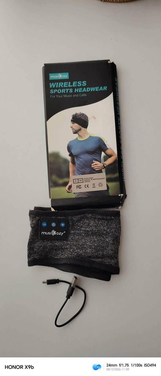 بِسْمِ اللَّهِ الرَّحْمَٰنِ الرَّحِيمِ

بەستەری سەر (Headband) هێدفۆن

 لە قوماشێکی نەرم و شێهەڵمژ دروستکراوە کە بۆ وەرزشکردن (پاسکیل سواری، ماتۆرسواری. ئەسپ سواری. ڕاکردن، هەموو جۆرە ڕاهێنانەکان) یان لە کاتی خەوتندا بەکاردێت بۆ ڕاگرتنی ئارەق و قژ، و بە ئاسوودەیی لەسەر سەر دەمێنێتەوە
دگمەی کۆنتڕۆڵ
بۆ ڕێکخستنی دەنگ، دەستکاری کردنی گۆرانییەکان و وەڵامدانەوەی پەیوەندی
شۆردنی ئاسان: بەگشتی بڵندگۆ و پارچە ئەلیکترۆنییەکانی ناوەوەی دەردەهێنرێن تا بتوانیت پارچە قوماشەکە بە ئاسانی بشۆیت
 تەنها 4 هەزار
نرخەکان جێگیرن گونجاون
گەیاندن هەیە بۆ هەموو شارەکان 
بۆ داواکردن کۆمێنت بکە یان نامە بنێرە بۆ تایبەت
ژ.واتسئاپ  *********** السليمانية, العراق

نص مكتوب في الصور:
- HONOR X9b 24mm f/1.75 1/100s ISO566 08/12/2026 11:08
- HONOR X9b 24mm f/1.75 1/50s ISO309 08/12/2026 11:12
- HONOR X9b 24mm f/1.75 1/100s ISO494 08/12/2026 11:09