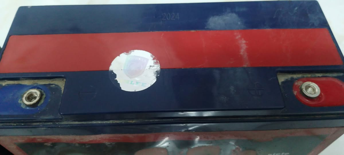 السلام عليكم بطاريات عدد 2 الخضرة ام الباركود تقرء 11  25 امبير والحمرة تقرء 10  32 امبير اثنينهن 35  العنوان بغداد بوب الشام ***********
